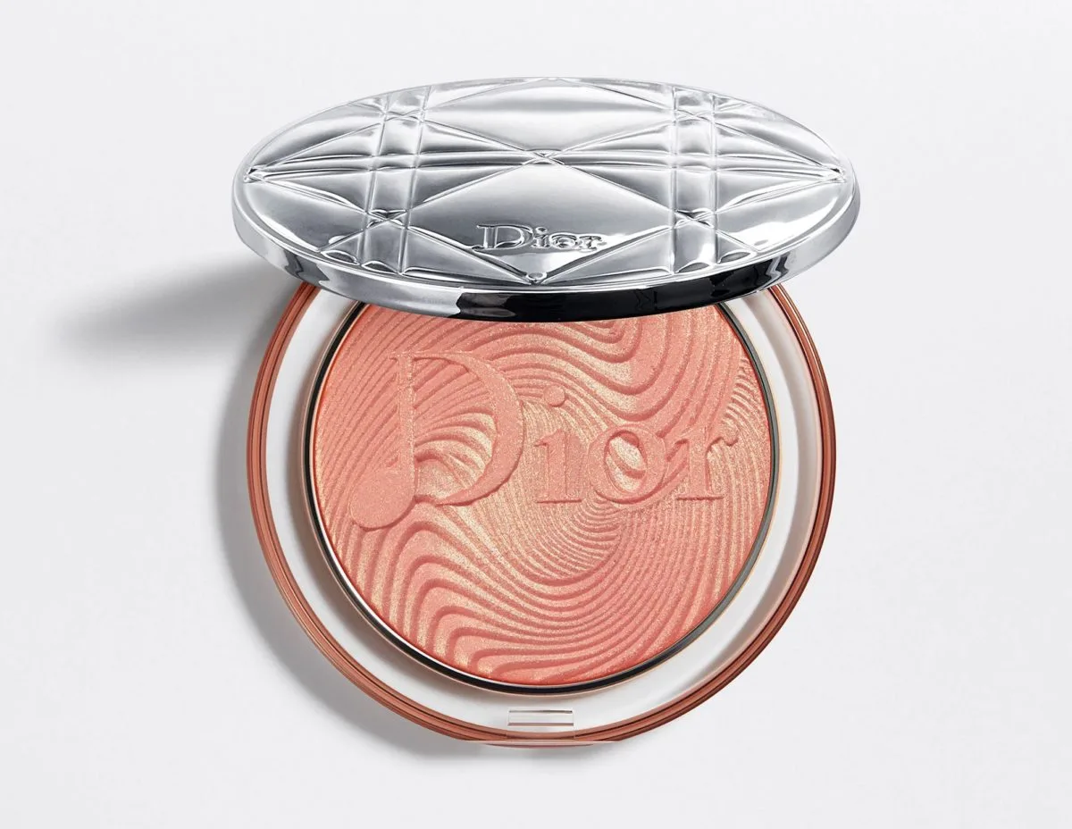 DIOR DiorSkin Nude Luminizer Glow Vibes Highlighter 4 DIOR DiorSkin Nude Luminizer Glow Vibes Highlighter