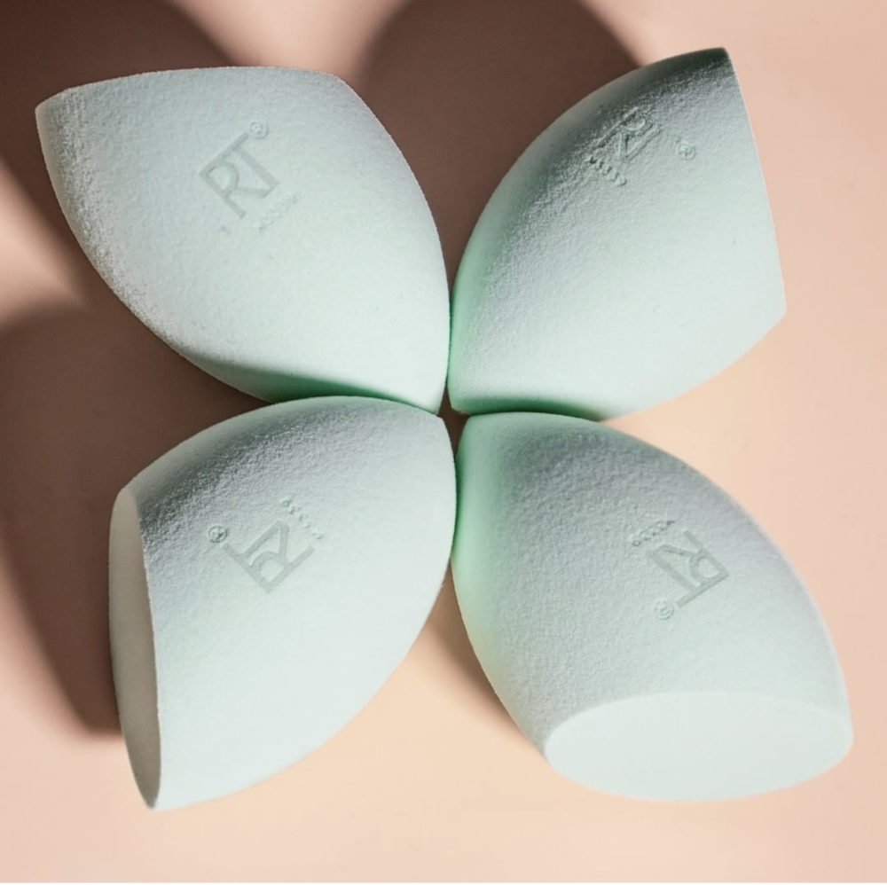 Real Techniques Polka Dot Miracle Complexion Sponge