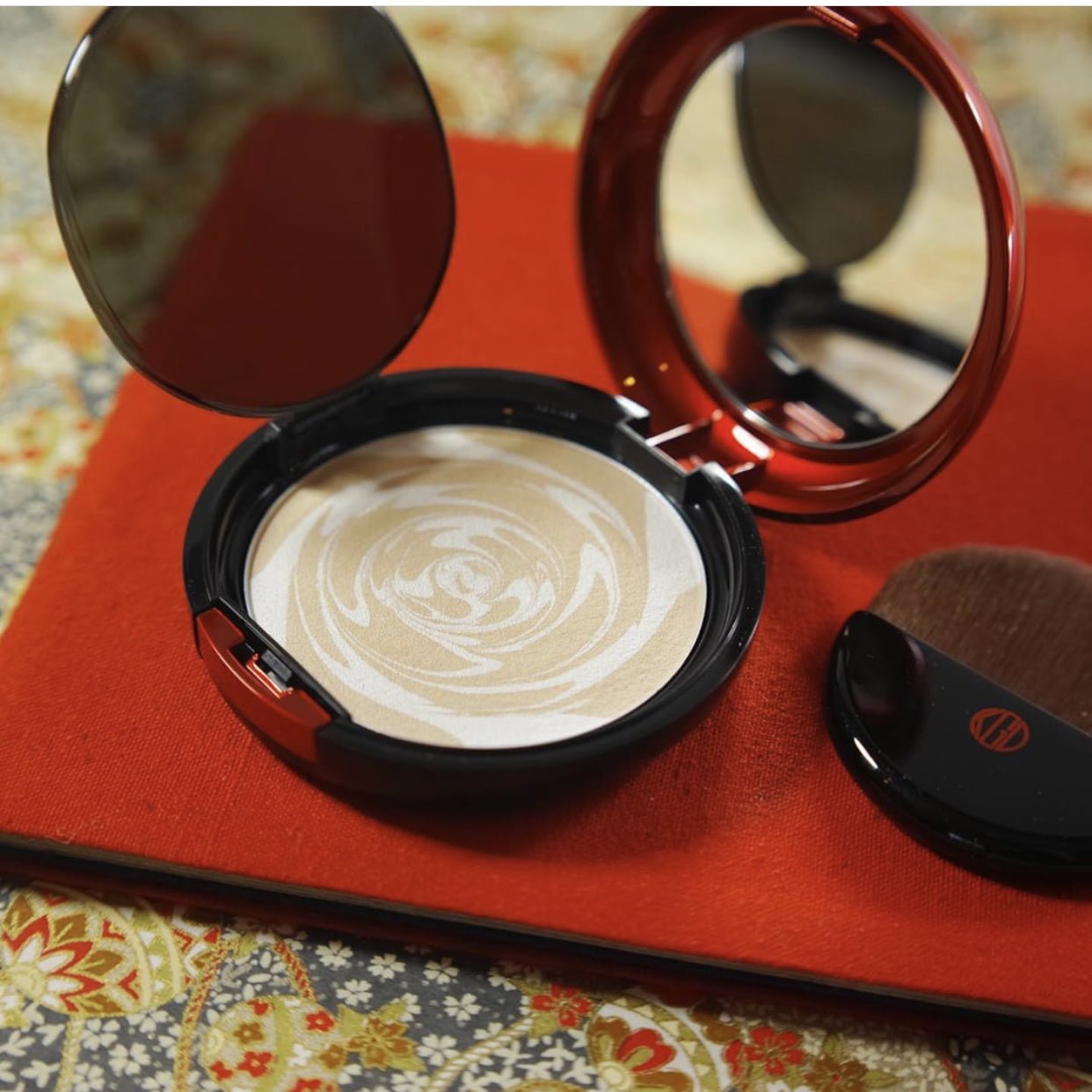 Koh Gen Do Brightening Moisture Powder