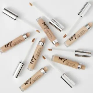 No7 Lift and Luminate Serum Concealer