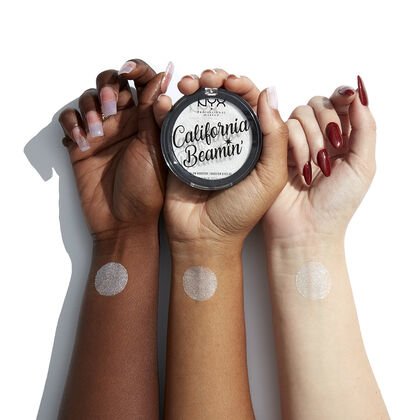 NYX California Beamin Glow Booster