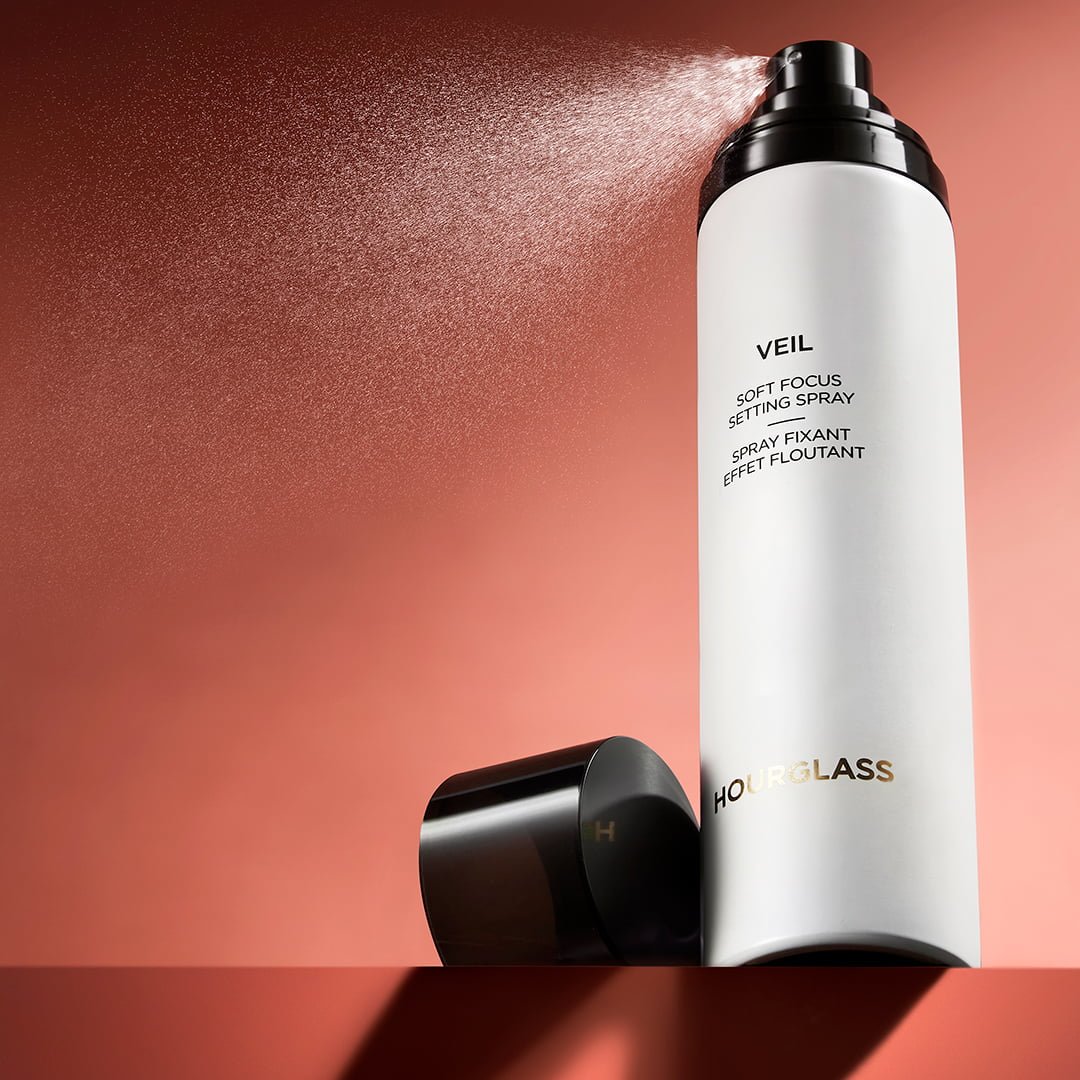 Hourglass Veil Soft Focus Setting Spray