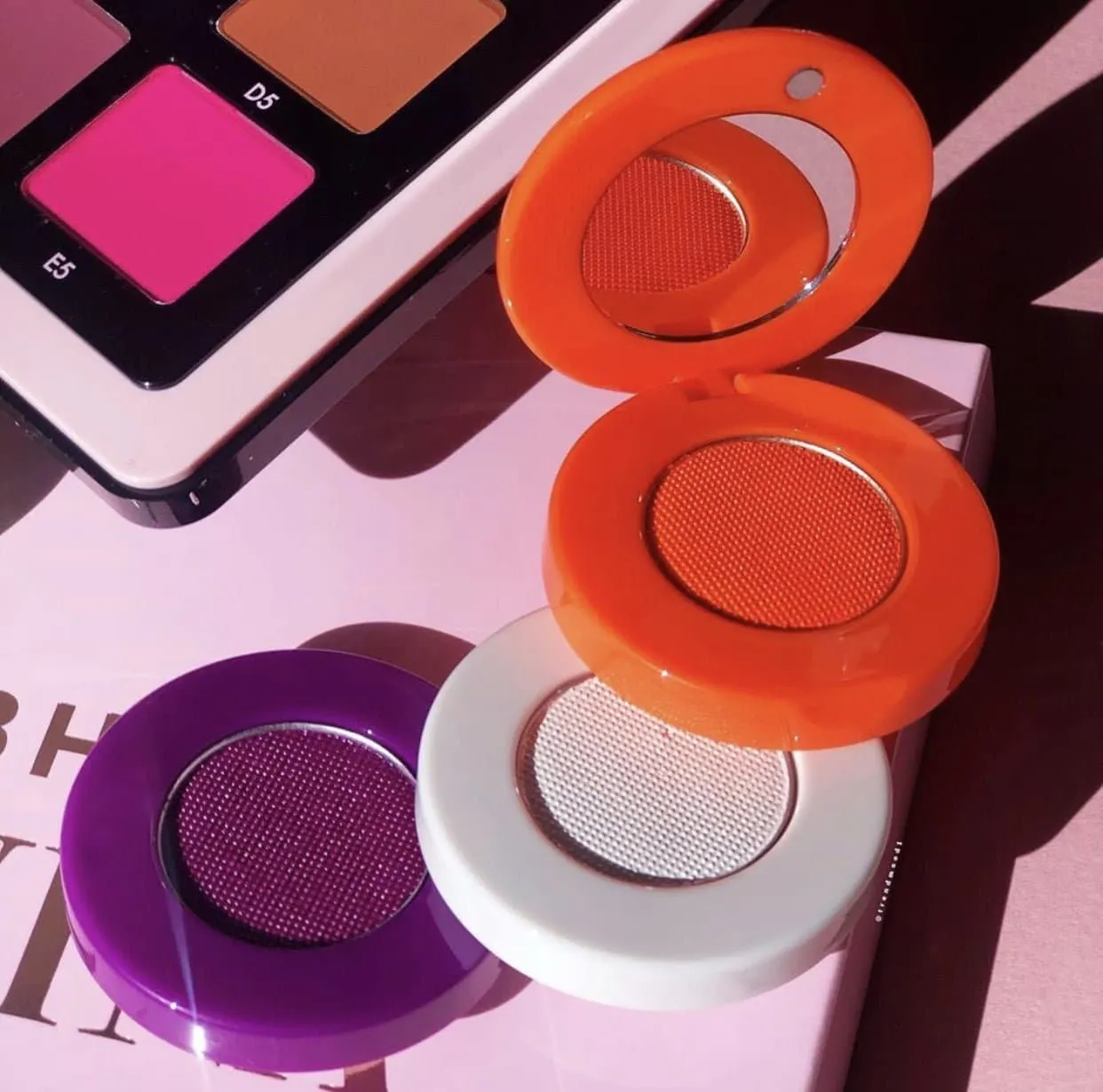 Anastasia Beverly Hills Norvina Electric Cake Liners - Electric & Neon