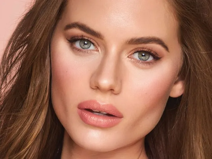 Charlotte Tilbury Glowing Pretty Skin Palette