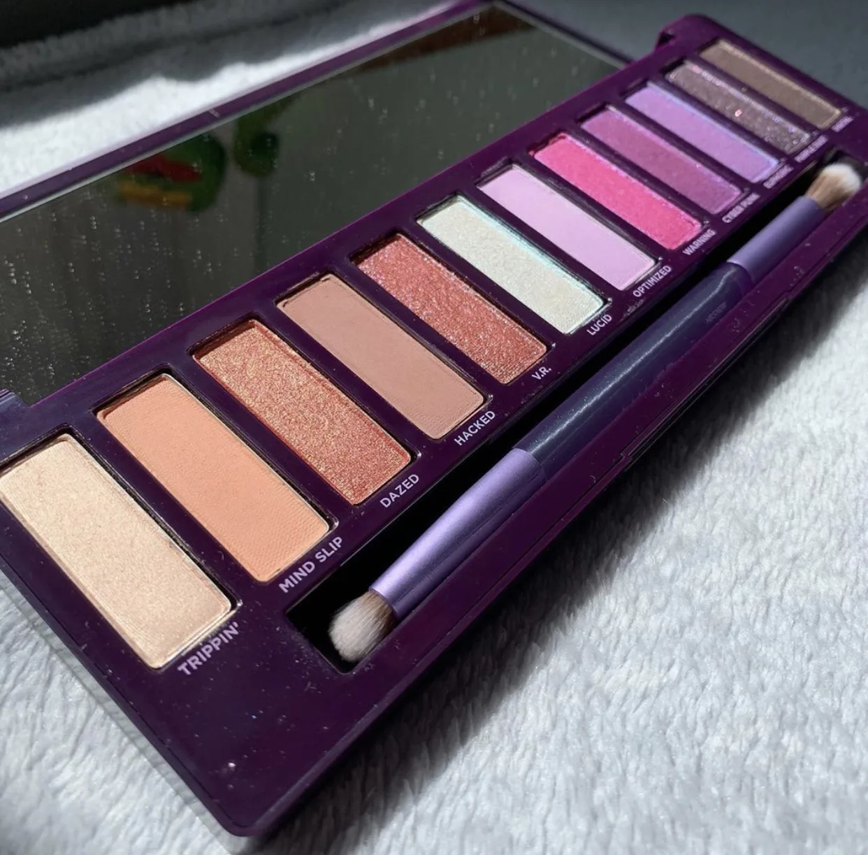 Urban Decay Naked Ultraviolet Eyeshadow Palette SWATCHES! 11 Urban Decay Naked Ultraviolet Eyeshadow Palette Full Lowdown!