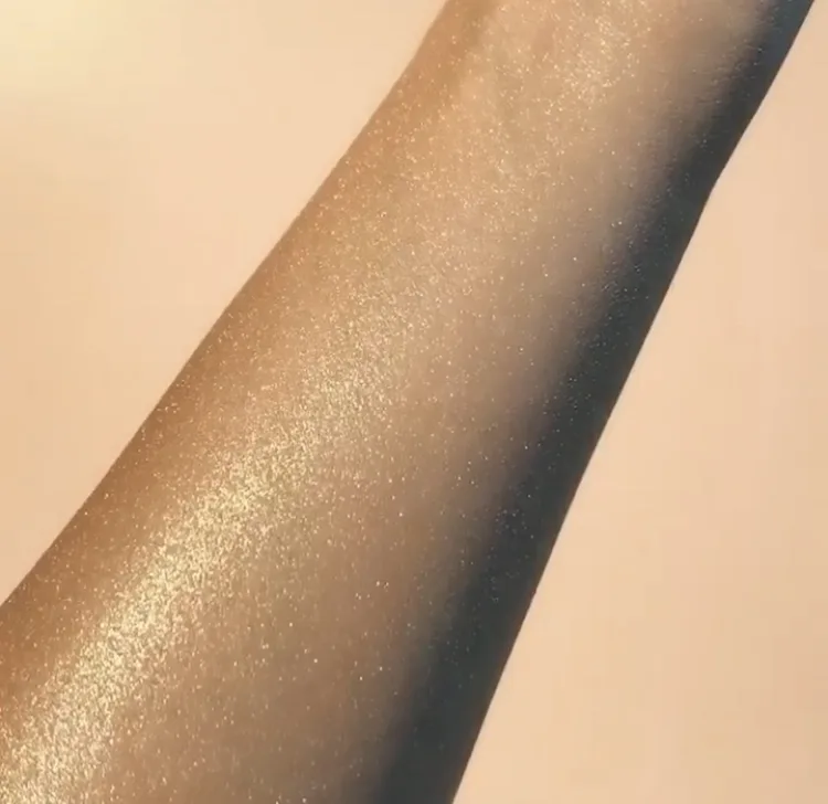 Huda Beauty NYMPH All Over Highlighting Powder