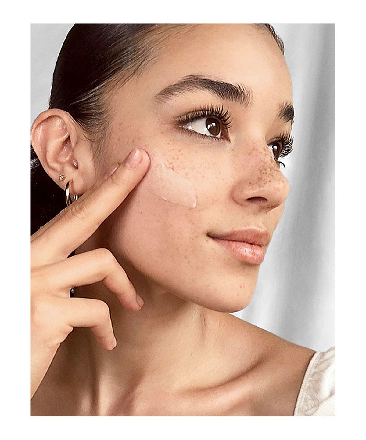 Becca Zero No Pigment Virtual Foundation