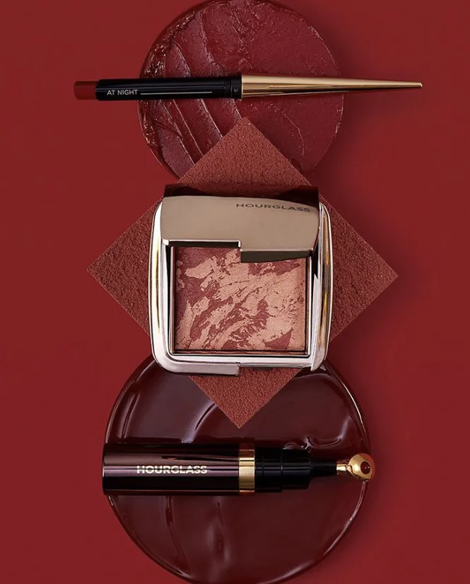 Hourglass At Night Ambient Lighting Blush