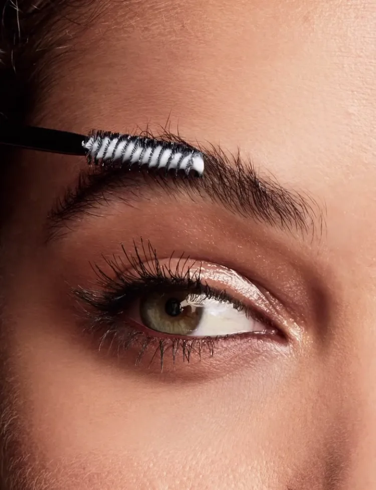 MAC Underground Fresh Out Of The Shower Brow Gel