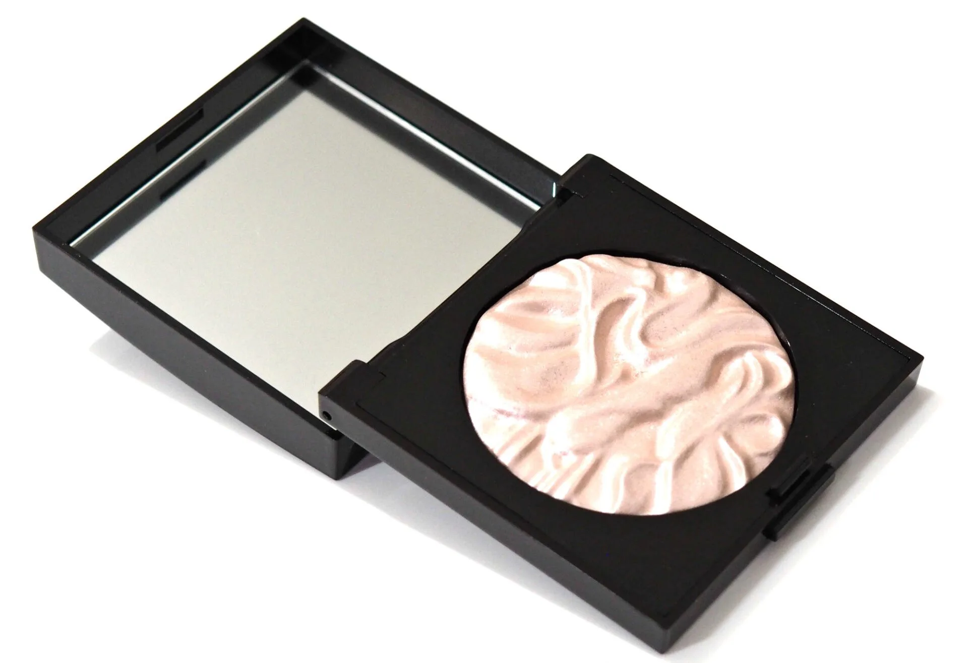 Laura Mercier Face Illuminator Powder Review / Swatches