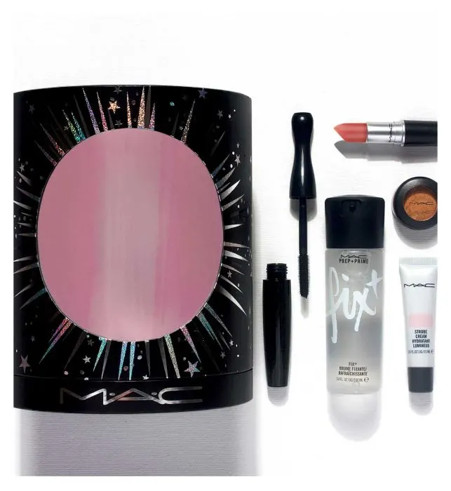 MAC Best of MAC Boots Star Gift of the Week!
