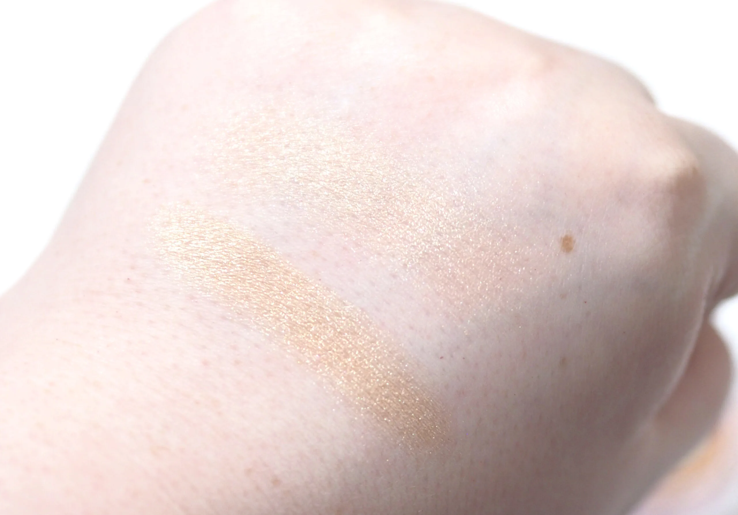Clinique Gold Celebration Pop Ox Lunar New Year Highlighter Review / Swatches