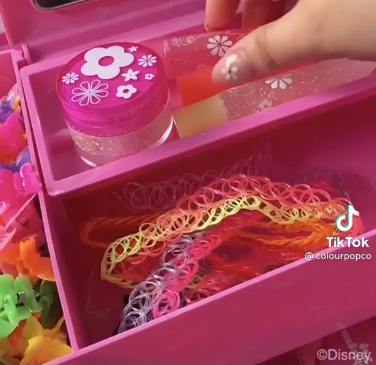 Colaboração ColourPop x Disney Lizzie McGuire