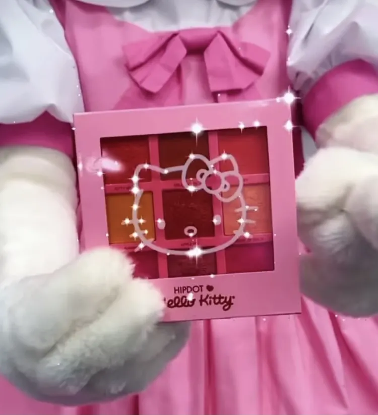 Hipdot x Hello Kitty Collection