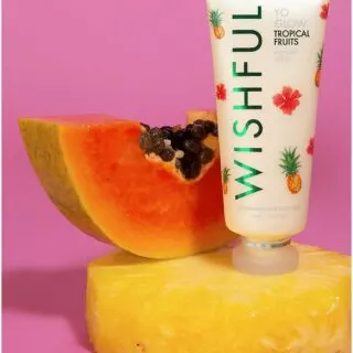 Huda Beauty Wishful Yo Glow Tropical Fruits Enzyme Scrub