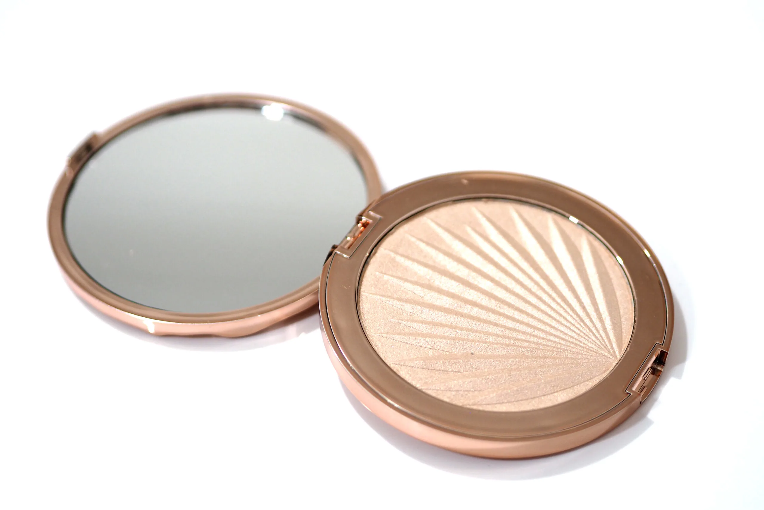 Revolution Splendour Ultra Glow Highlighters Review / Swatches