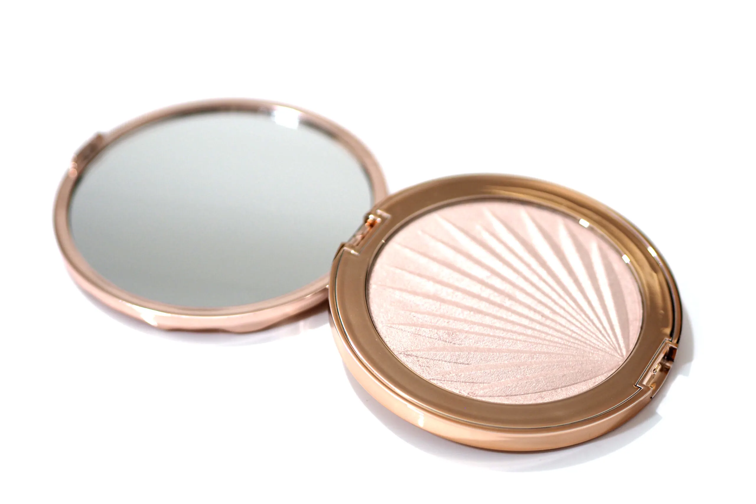 Revolution Splendour Ultra Glow Highlighters Review / Swatches