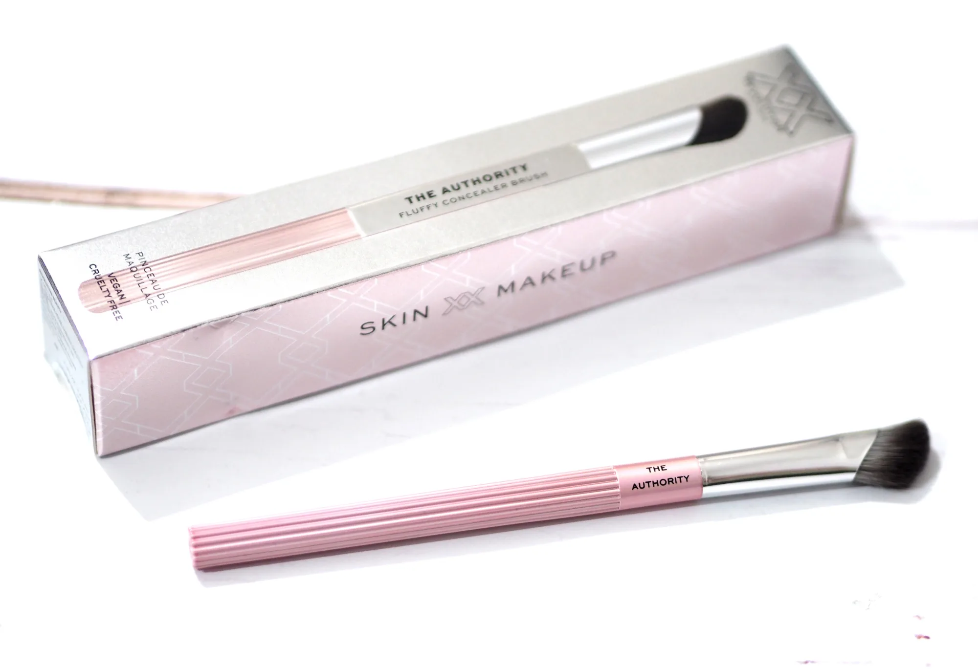 XX Revolution The Authority Fluffy Concealer Brush Review