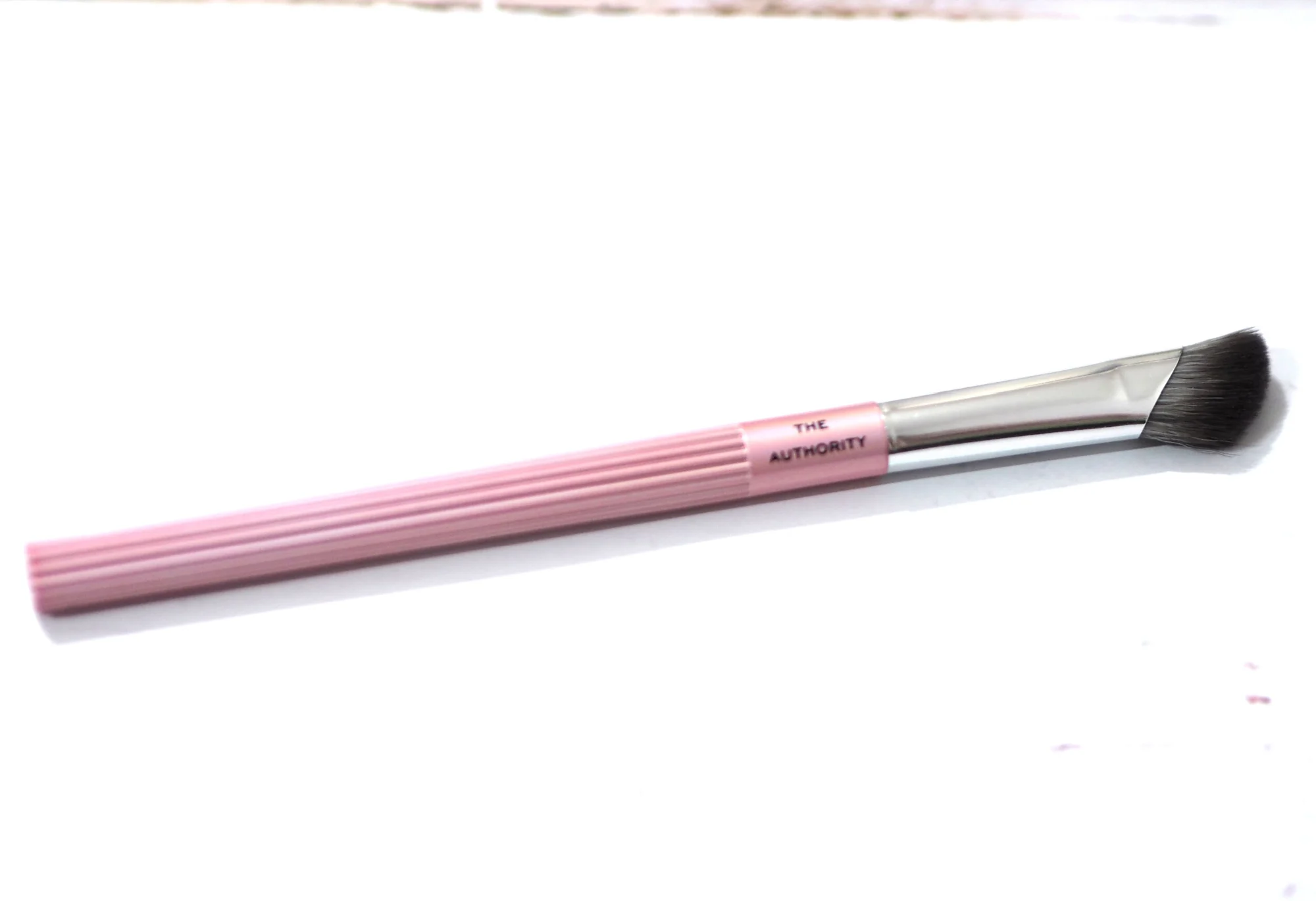 XX Revolution The Authority Fluffy Concealer Brush Review