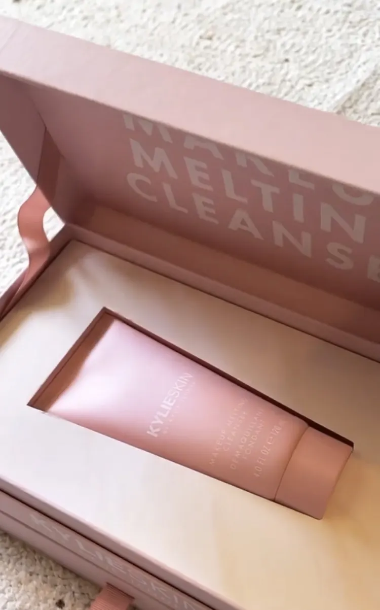 Kylie Skin Makeup Melting Cleanser