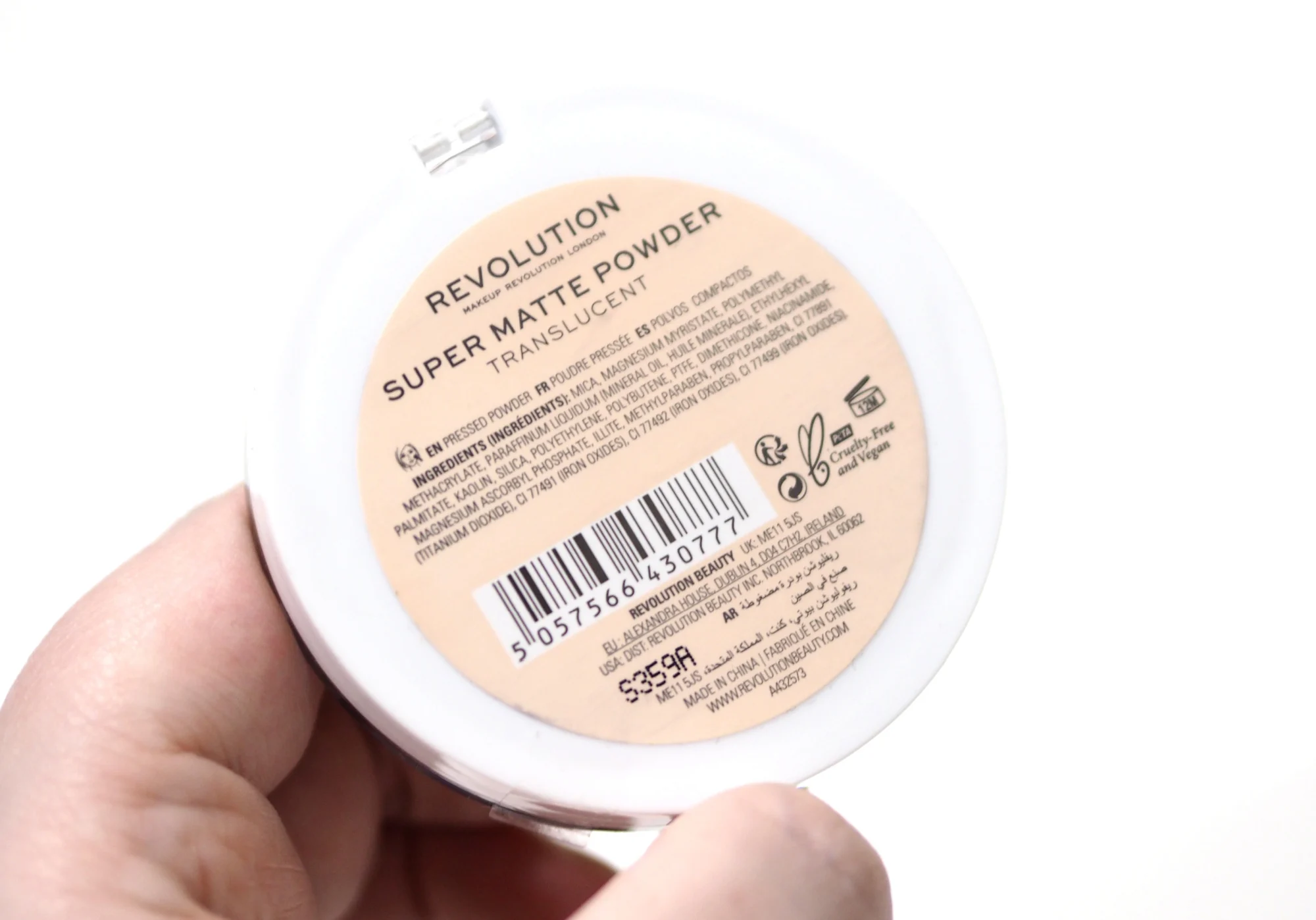 Relove By Revolution Super Matte Powder Review / Swatches