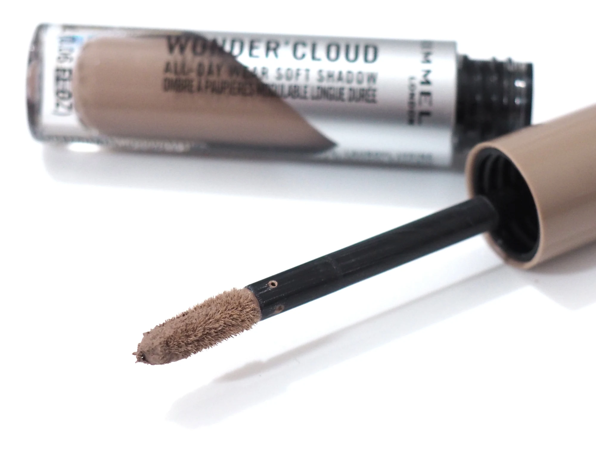 Rimmel Wonder Cloud Liquid Eyeshadow