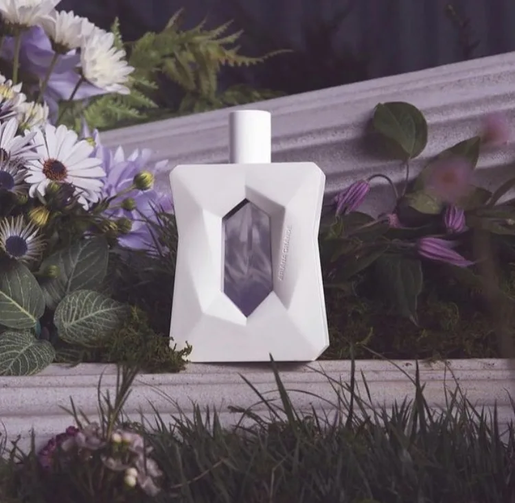 Ariana Grande God Is A Woman Eau de Parfum