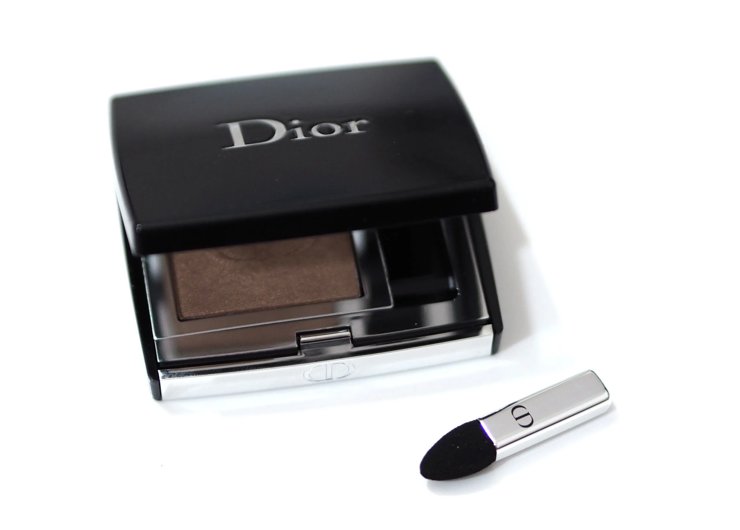DIOR Mono Couleur Couture Eyeshadow Review Swatch in 573 Nude Dress