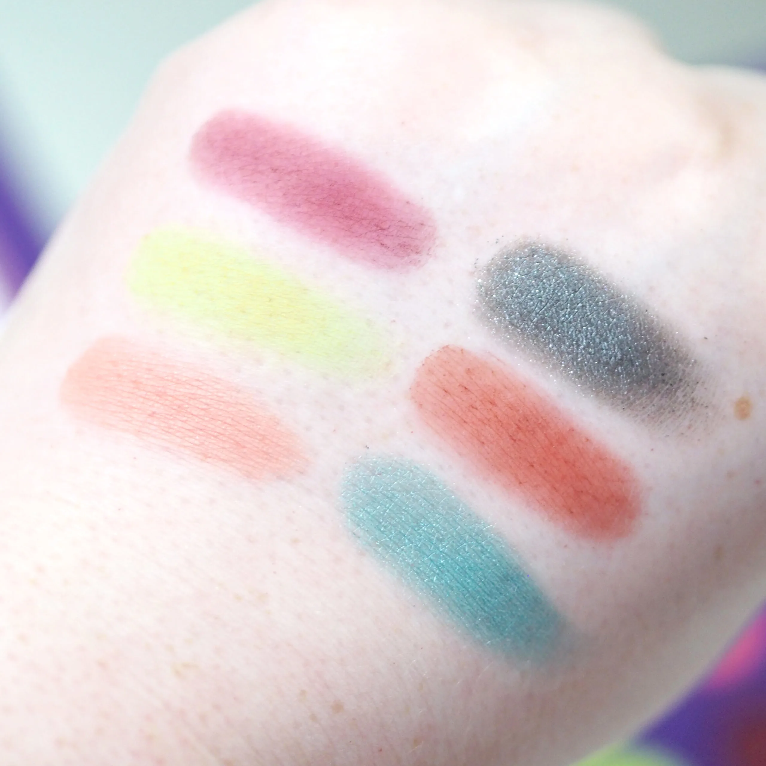 Makeup Revolution x Bratz Eyeshadow Palette Swatches