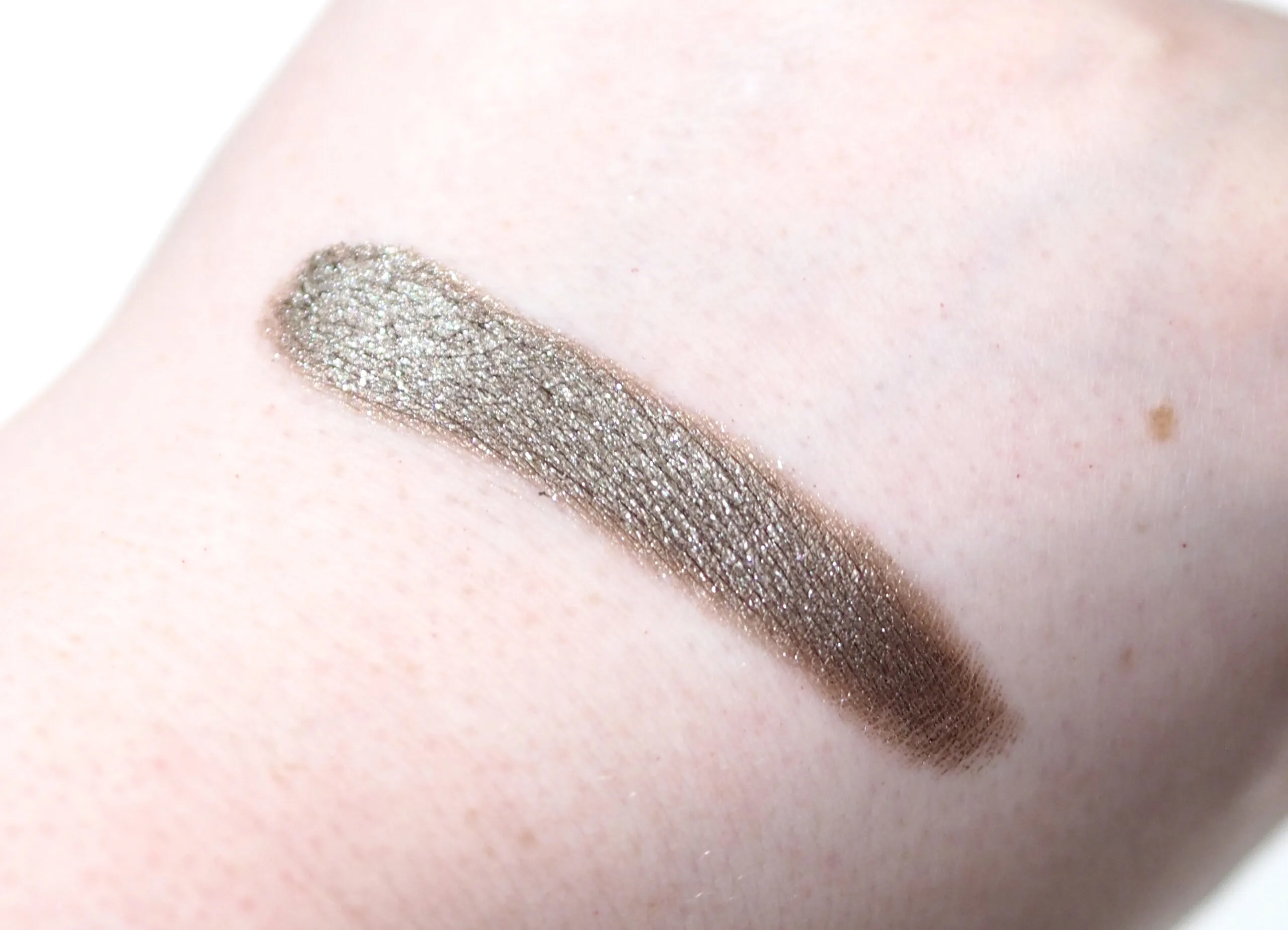 Victoria Beckham Beauty Lid Lustre Crystal Infused Eyeshadow Review / Swatches