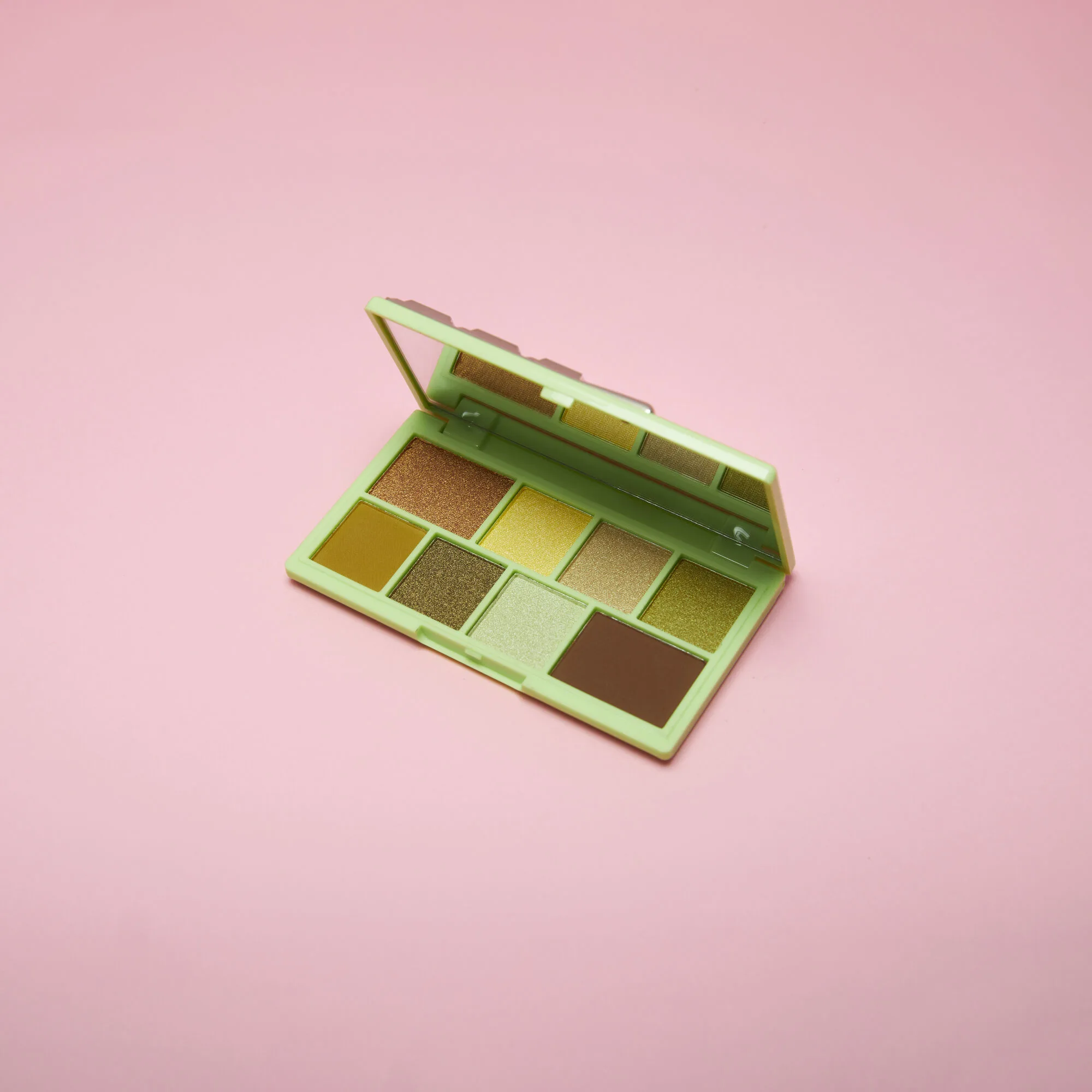 I Heart Revolution Mini Pistachio Cream Chocolate Palette