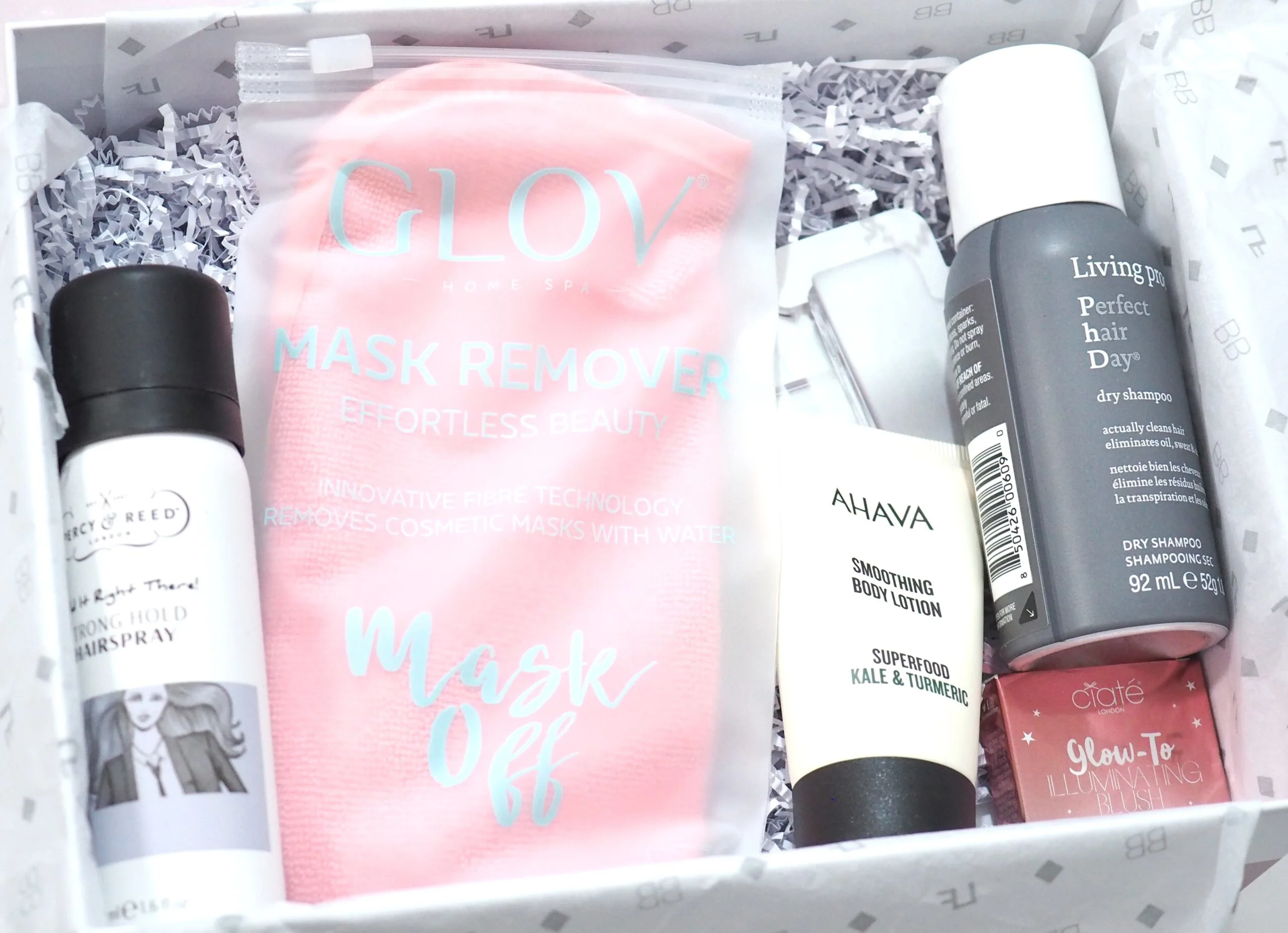 Instead of giving the box a theme, like other months, they've teamed up with popular fashion influencer Rosie Connolly, for a collaborative box. Plus, this month's Lookfantastic Magazine has gone digital, with boxes featuring a QR code, allowing you to find out all about the products within the box.