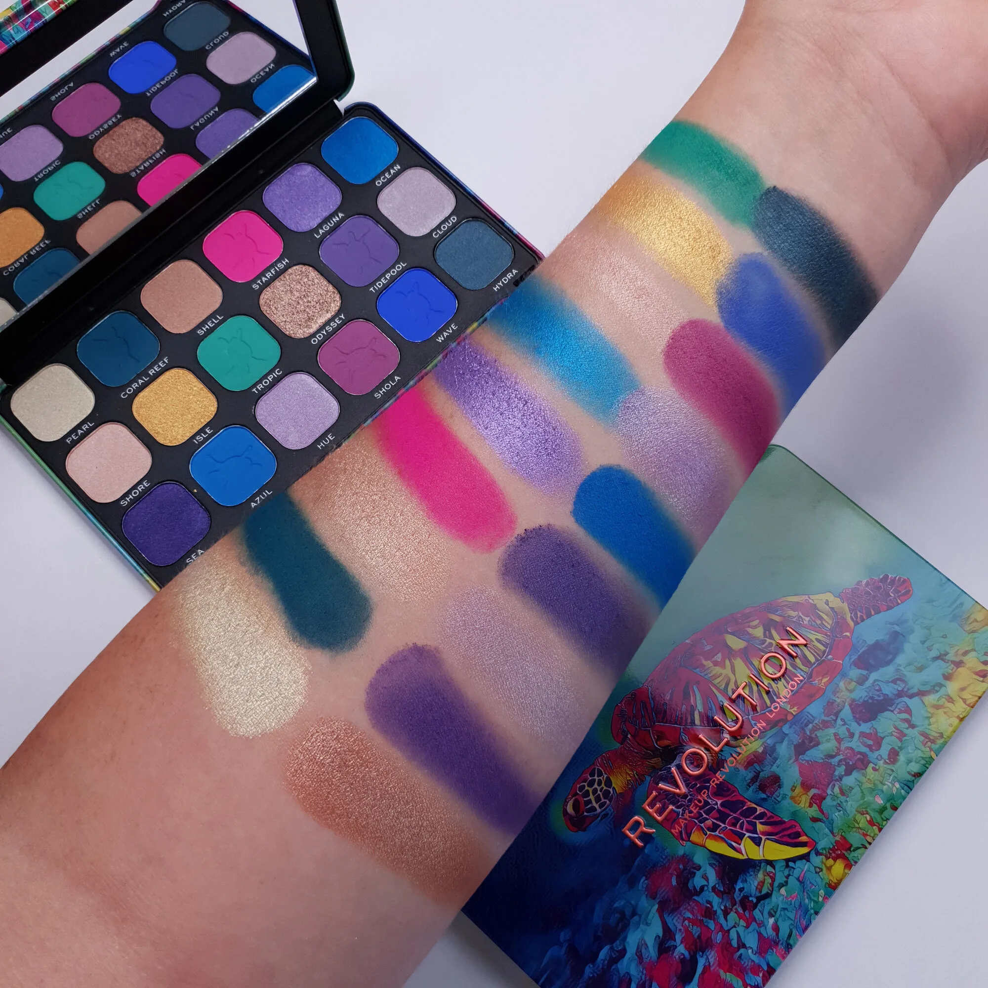 Revolution Hydra Turtle Forever Flawless Eyeshadow Palette