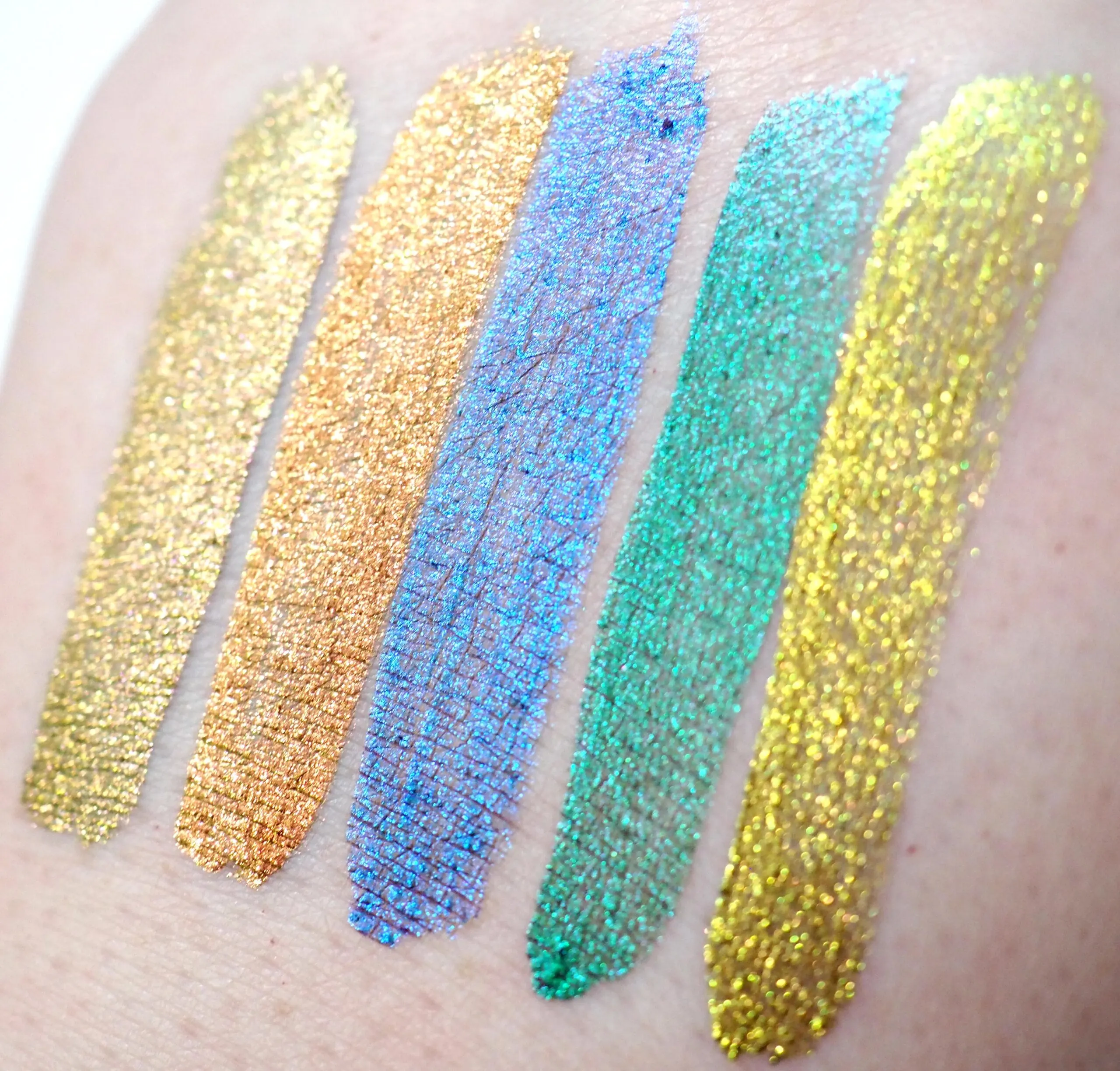 Essence Chrome On Multichrome Liquid Eyeshadows Review / Swatches