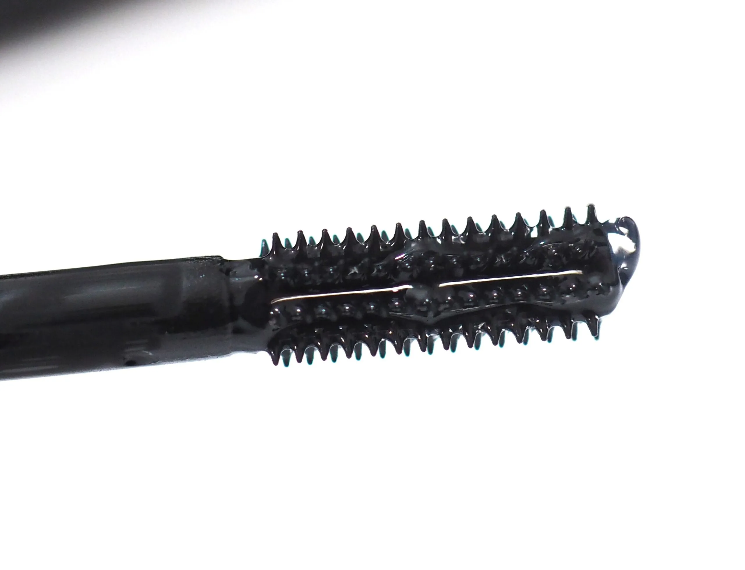 Huda Beauty Legit Lashes Waterproof Topcoat Review
