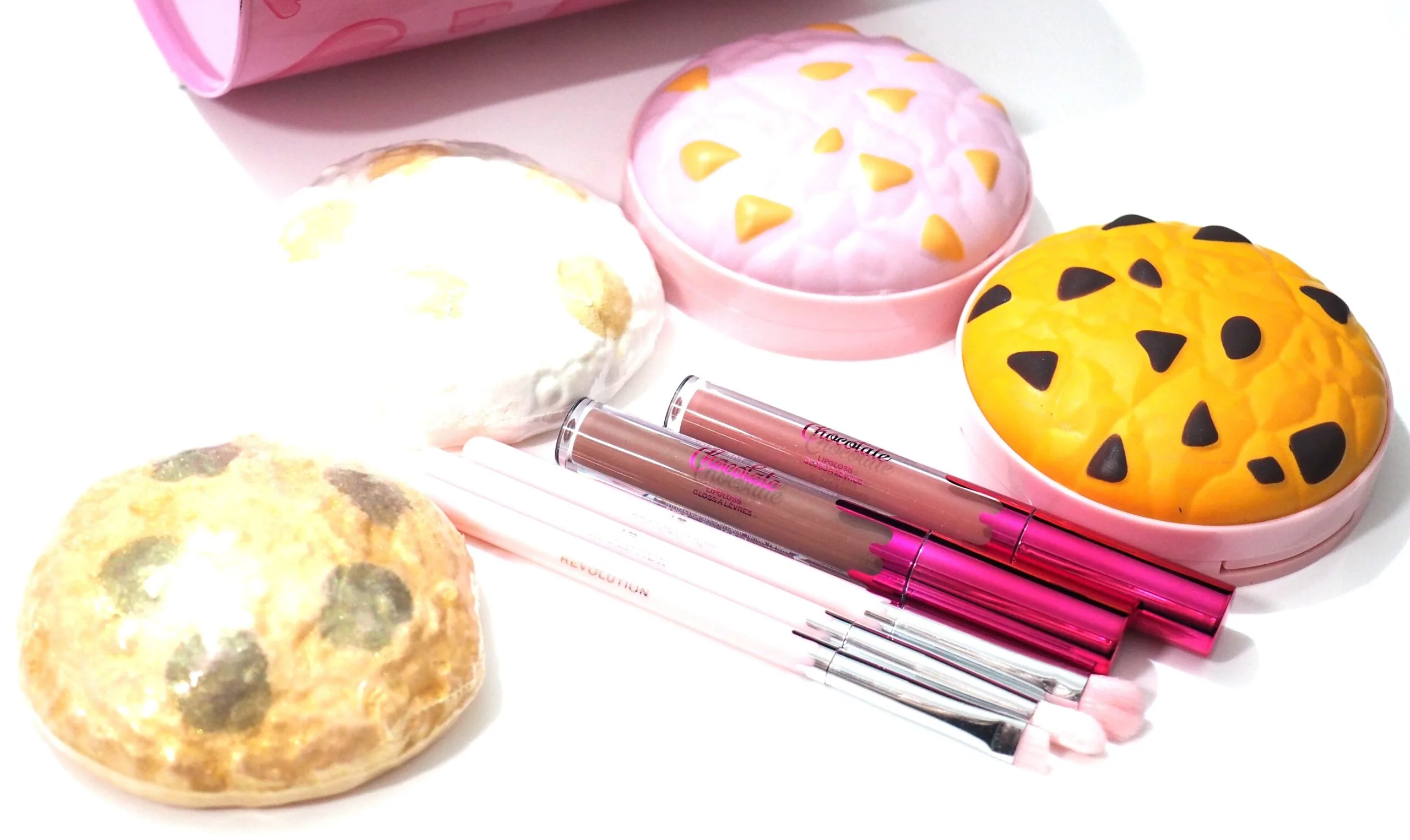 I Heart Revolution Cookie Tin Gift Set Review, Swatches + GIVEAWAY!