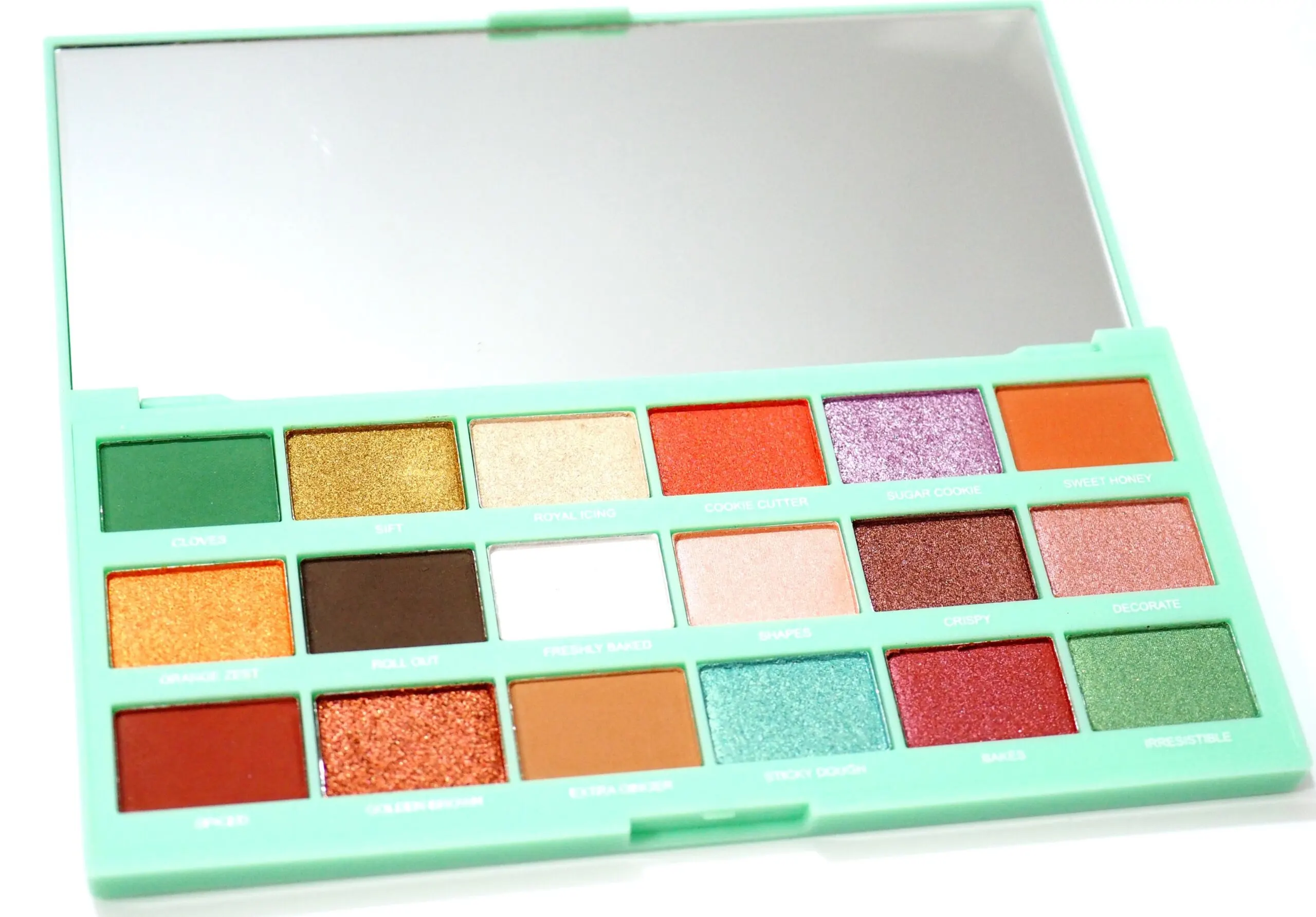 I Heart Revolution Tasty Gingerbread Palette