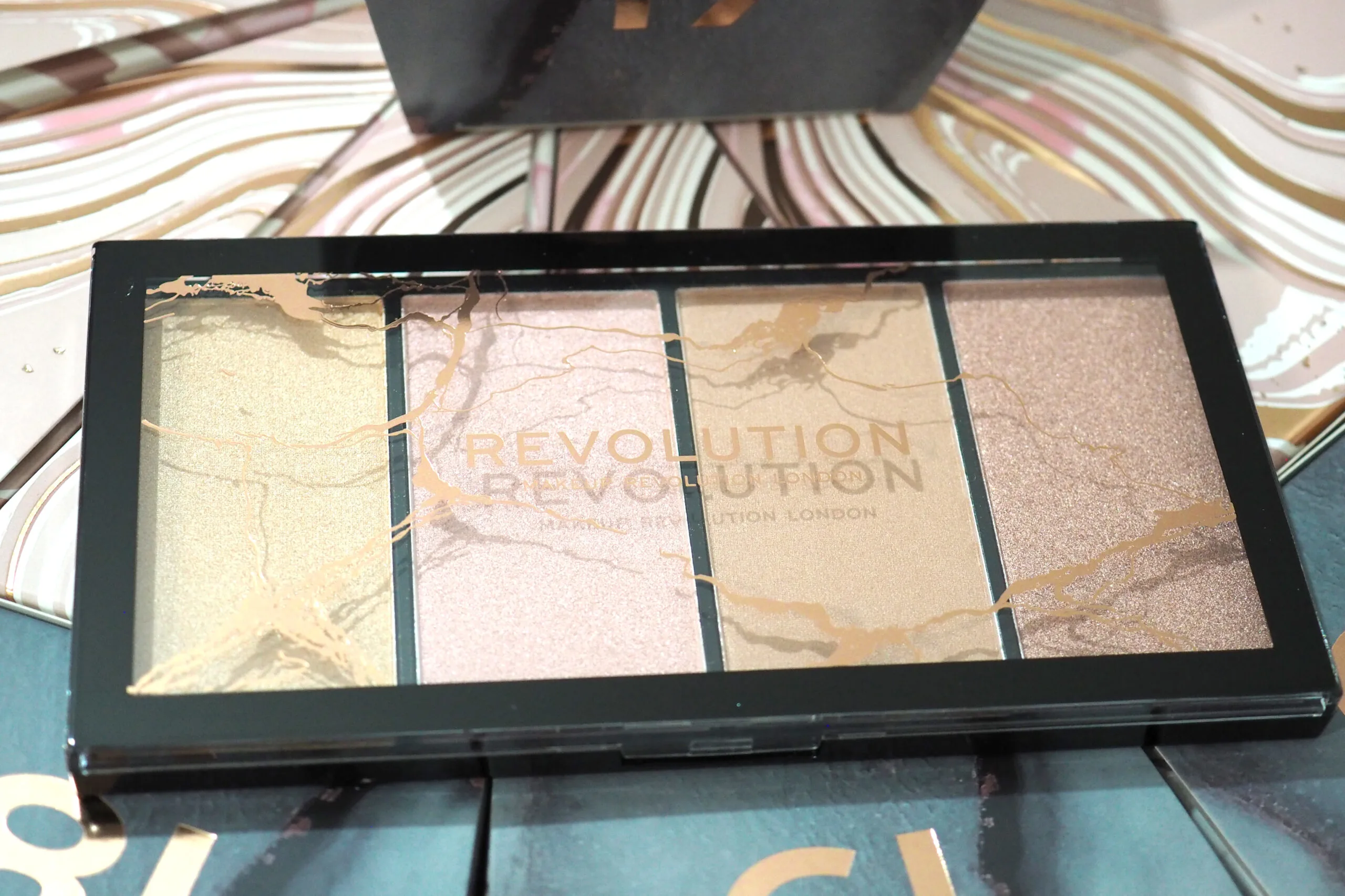 Revolution Deluxe Advent Calendar 2021