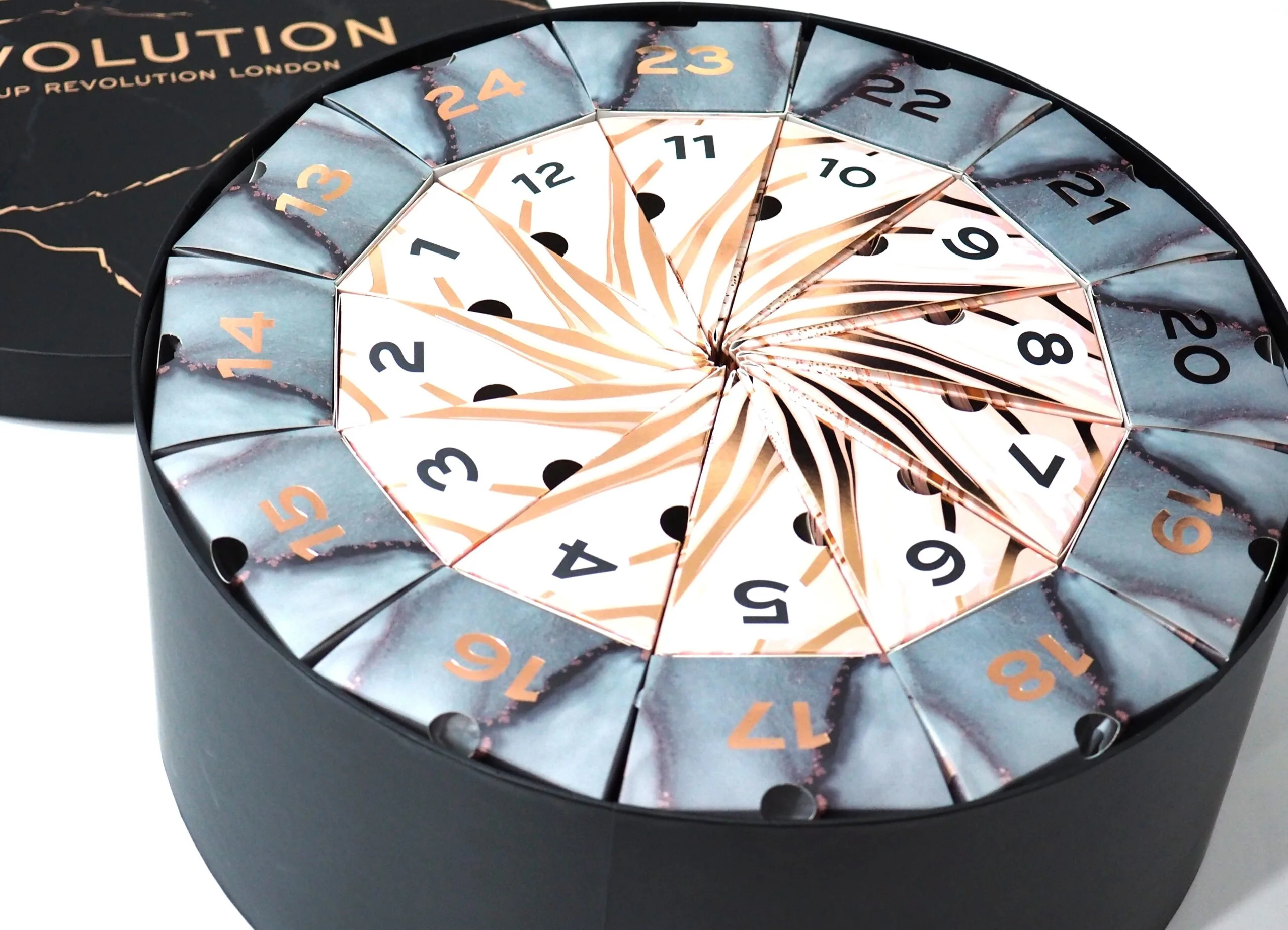 Revolution Deluxe Advent Calendar 2021 Unboxing, Review and Swatches! PLUS