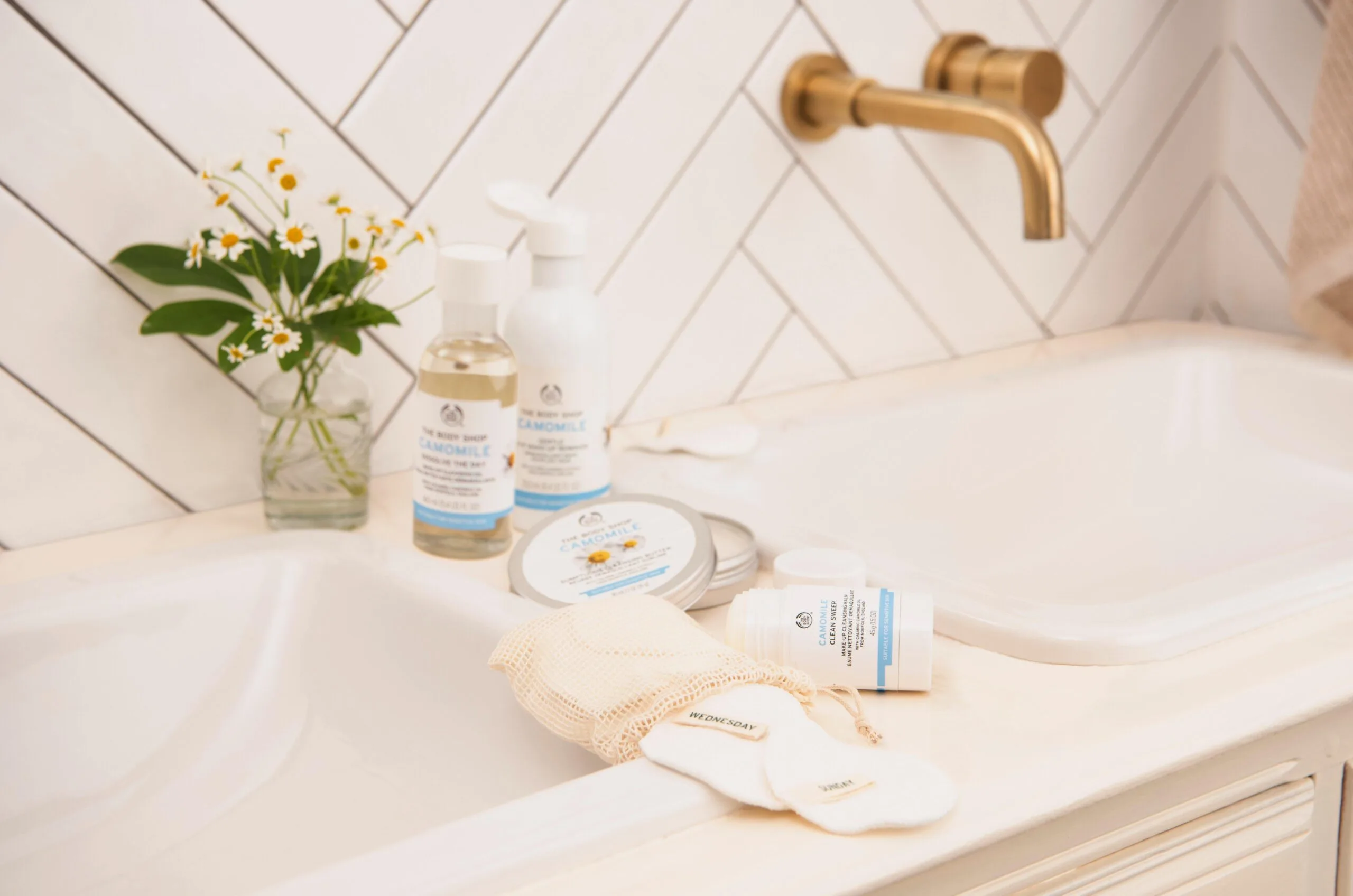 The Body Shop Camomile Clean Sweep Make-Up Cleansing Balm