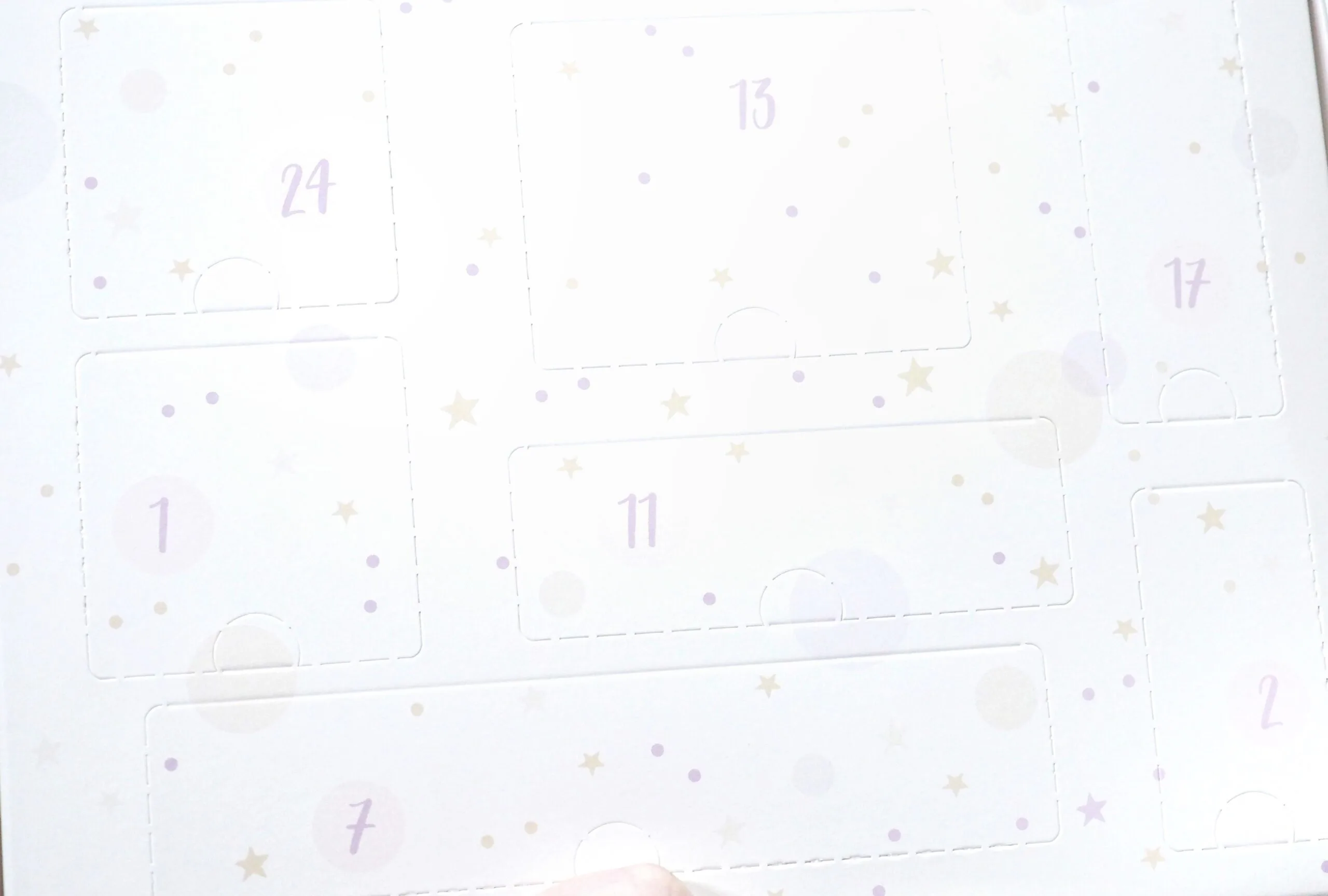 Essence 24 Sparkling Moments of Joy Advent Calendar 2021