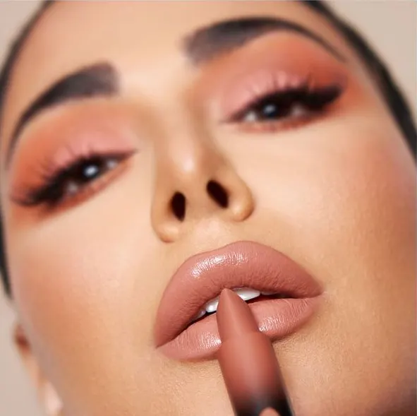 Huda Beauty Contour & Glow Lip Duo