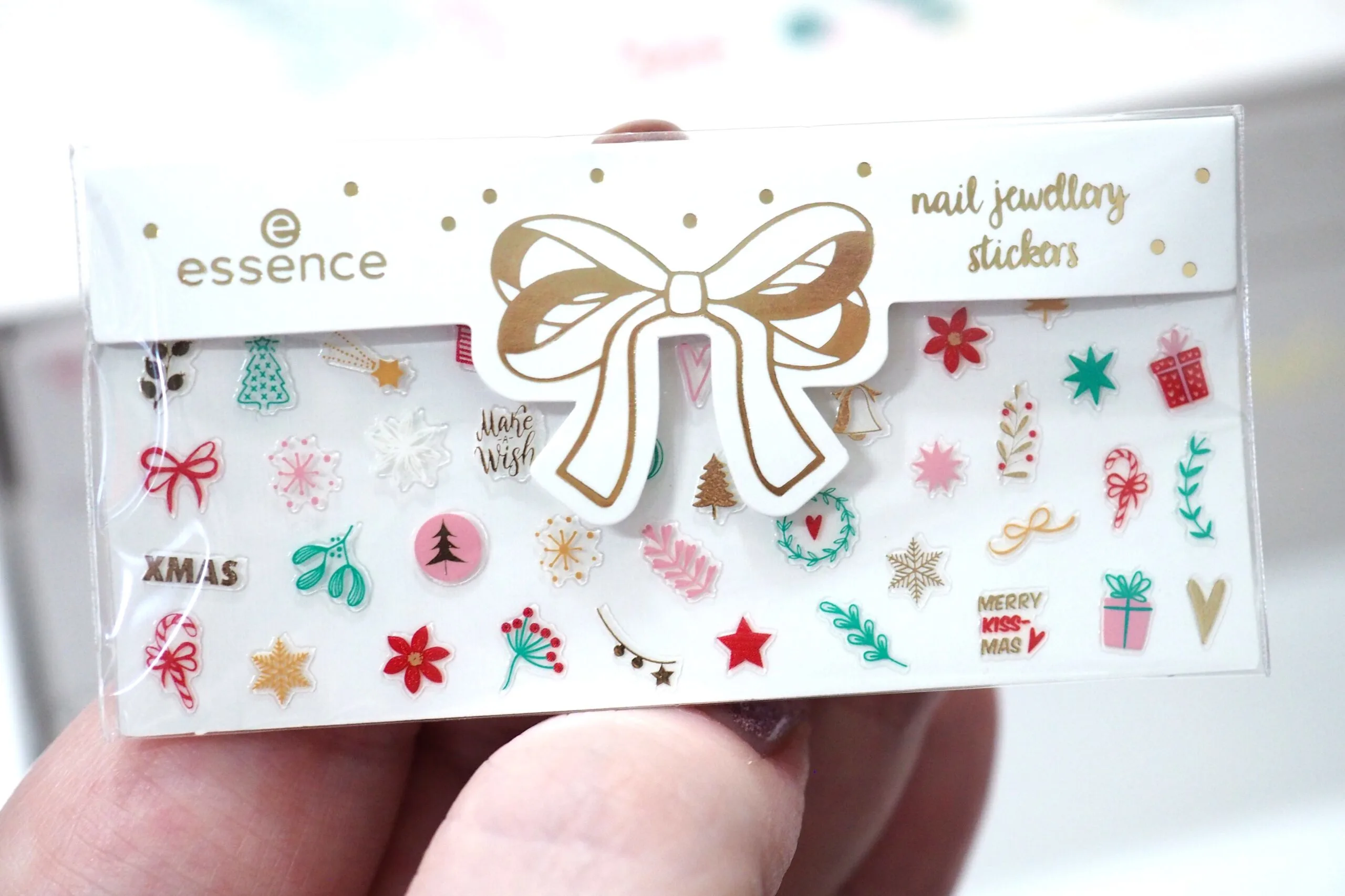 Essence 24 Sparkling Moments of Joy Advent Calendar 2021