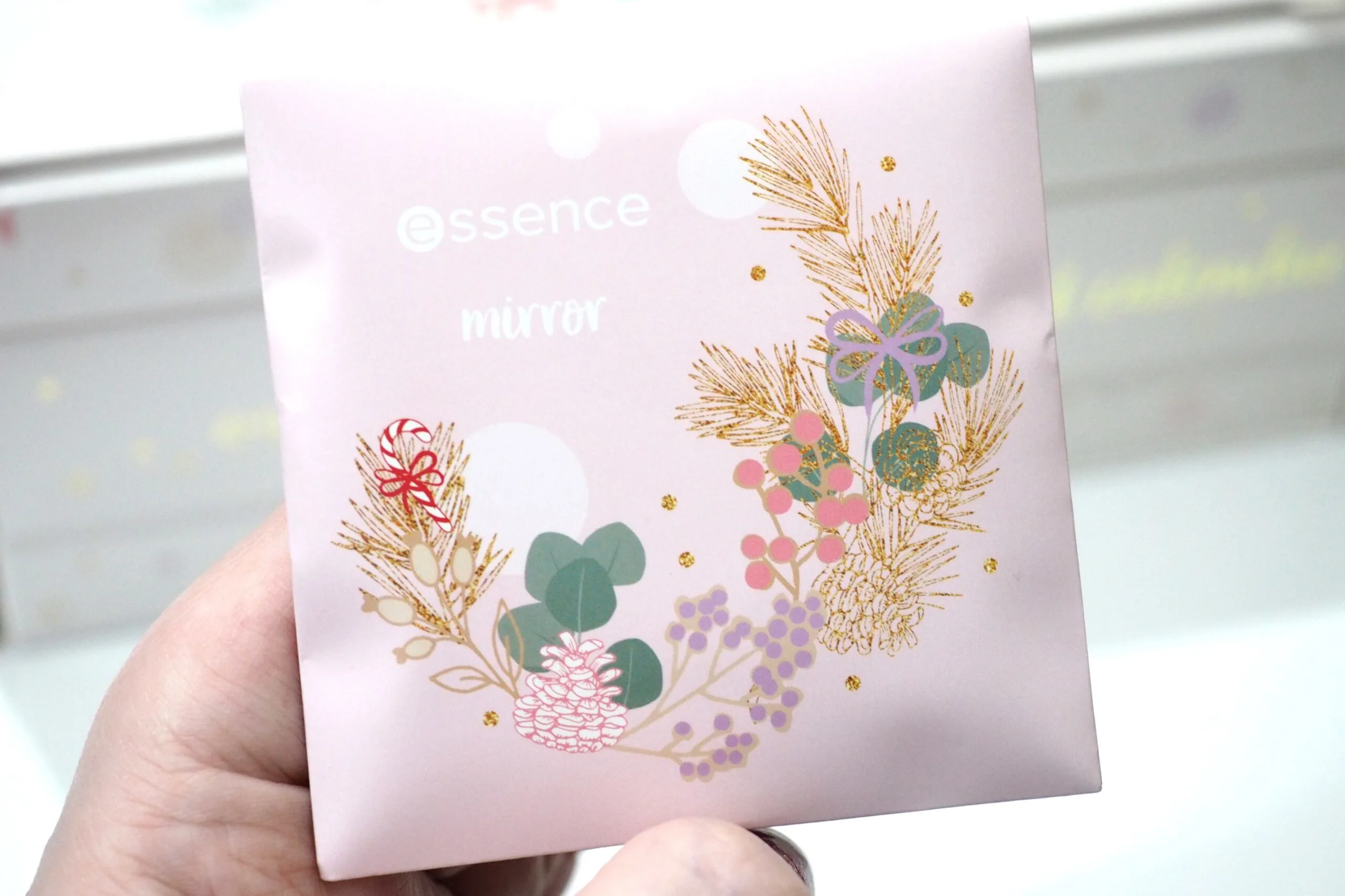 Essence 24 Sparkling Moments of Joy Advent Calendar 2021