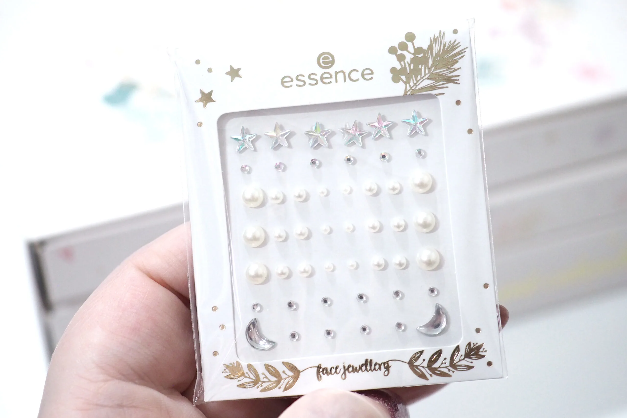 Essence 24 Sparkling Moments of Joy Advent Calendar 2021