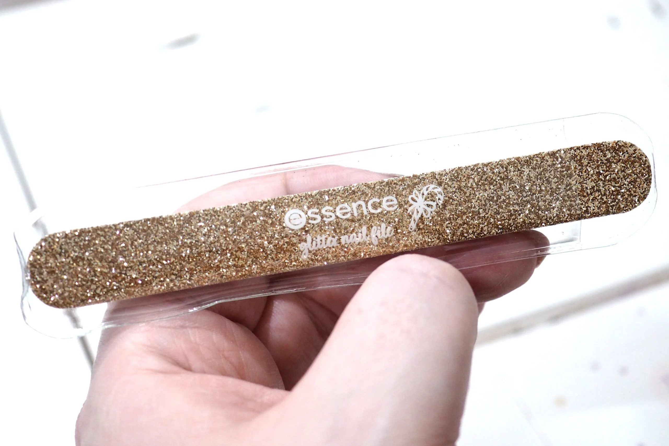 Essence 24 Sparkling Moments of Joy Advent Calendar 2021