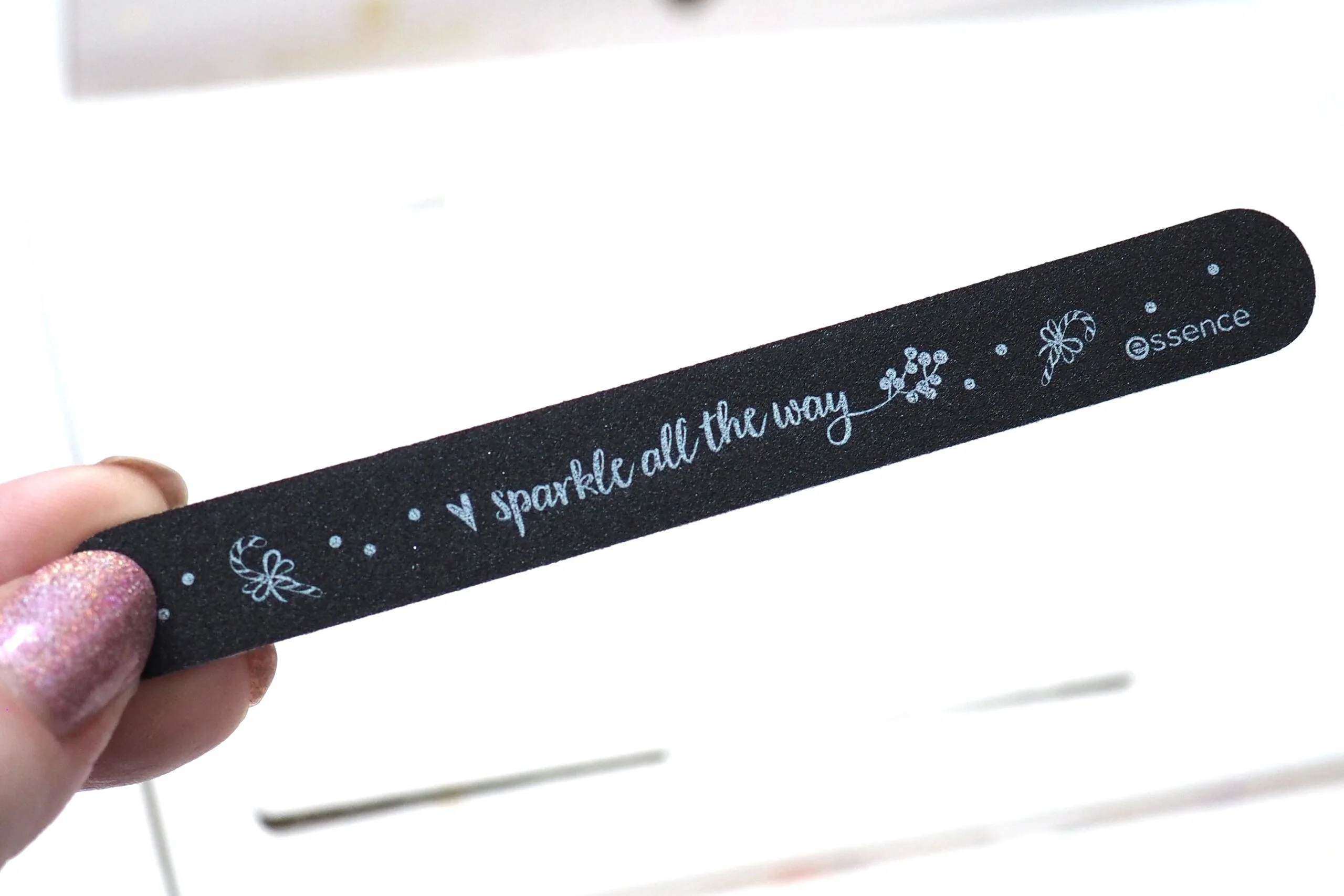 Essence 24 Sparkling Moments of Joy Advent Calendar 2021