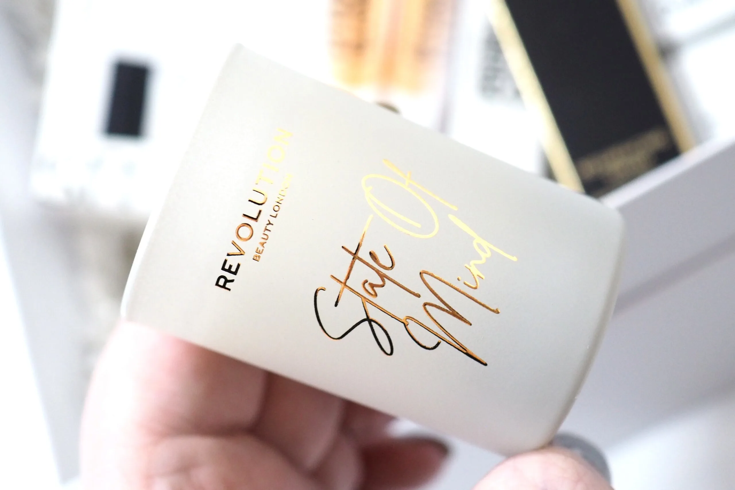 Beauty Bay The Backstage Beauty Box Unboxing