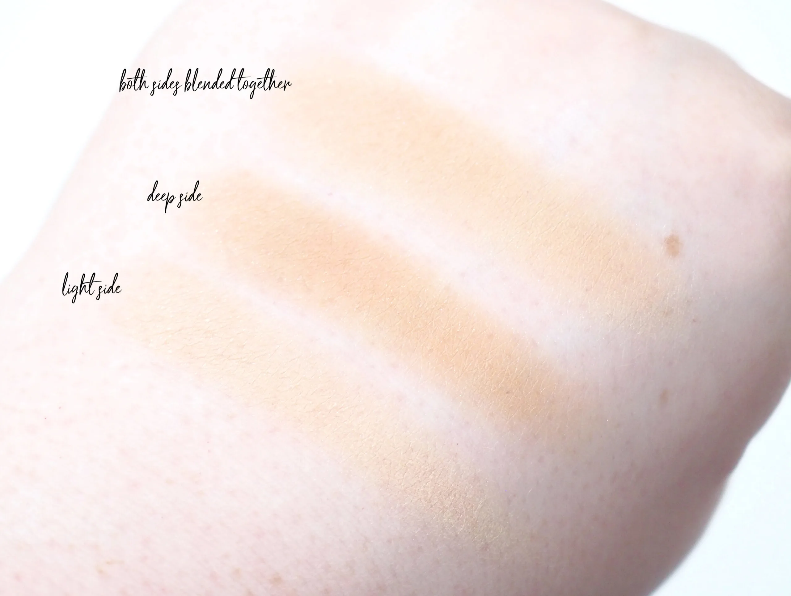Huda Beauty GloWish Soft Radiance Bronzing Powder