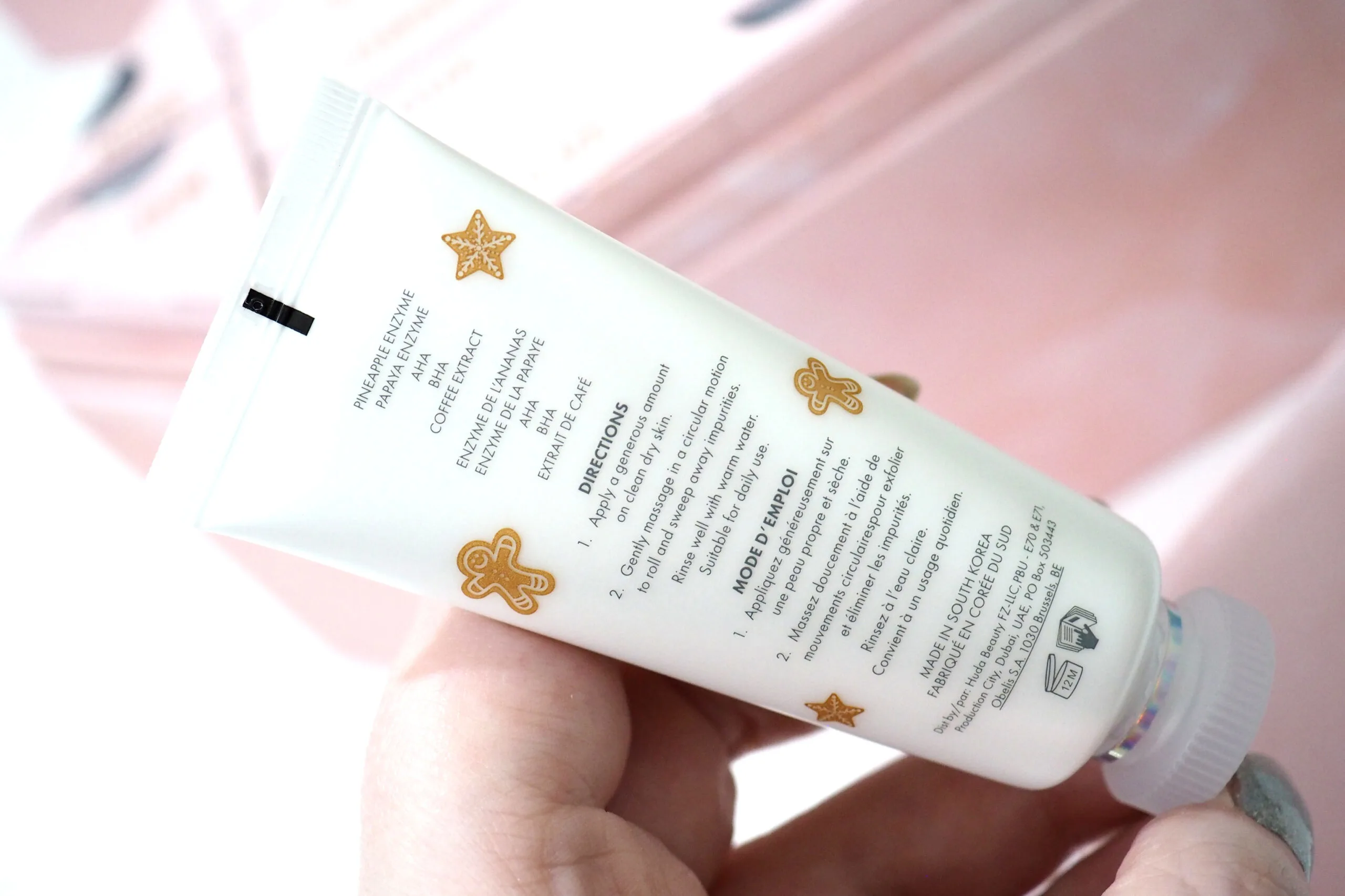 Huda Beauty Wishful Yo Glow Gingerbread Latte Enzyme Scrub Review